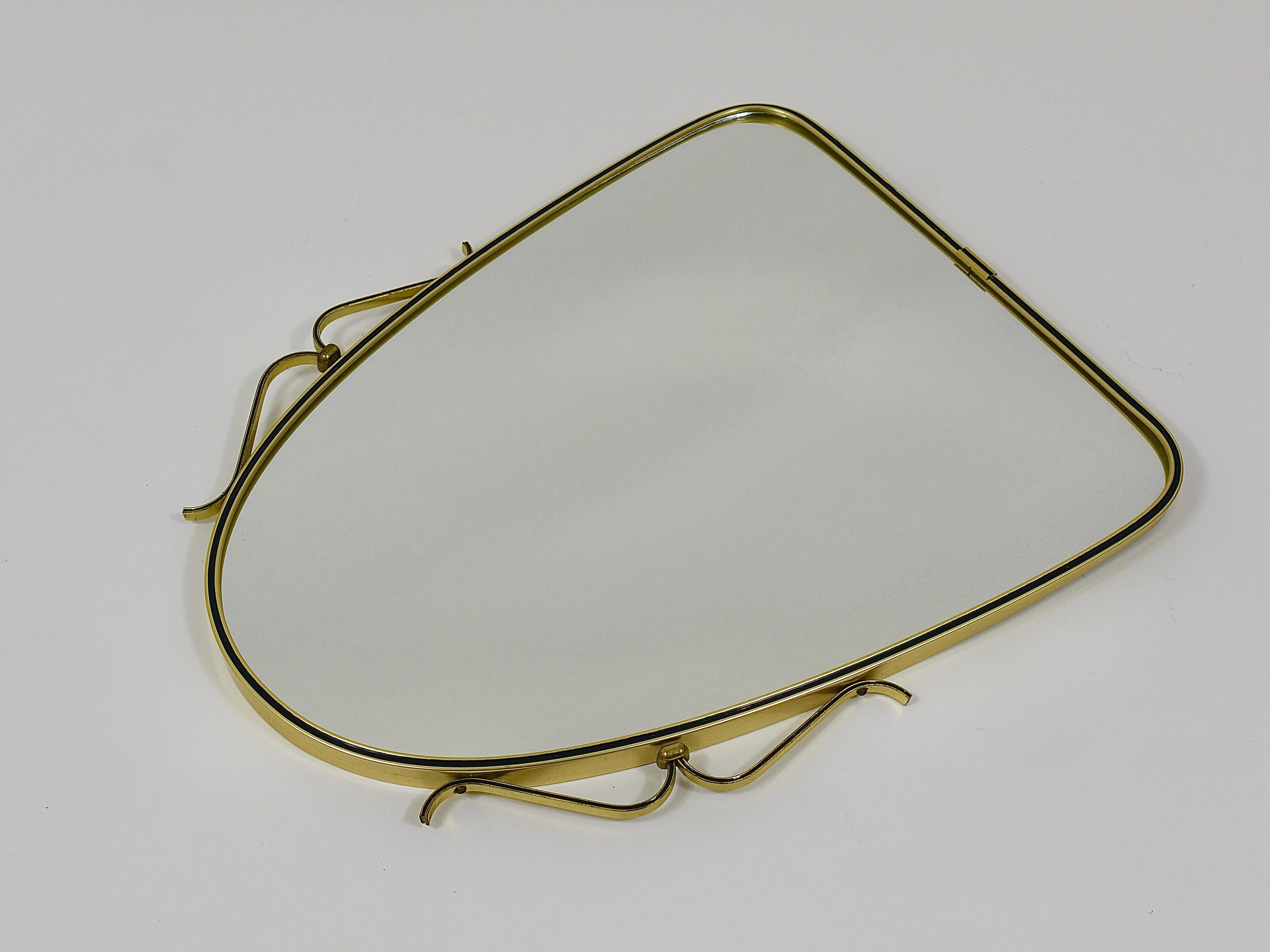 Midcentury Modern Eleganter Wandspiegel aus Messing und Schwarz, Italien, 1950er Jahre im Zustand „Gut“ im Angebot in Vienna, AT