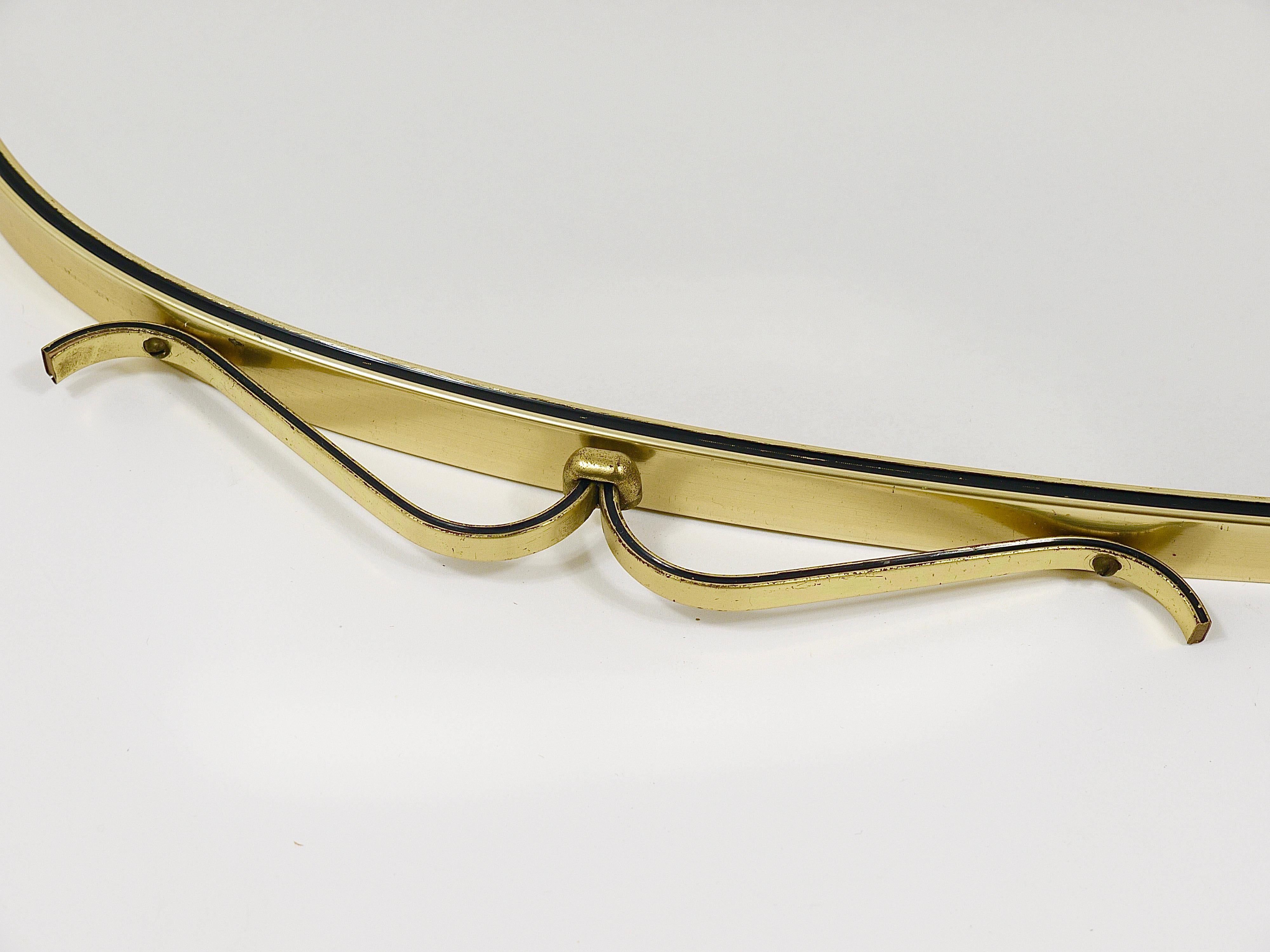 Midcentury Modern Eleganter Wandspiegel aus Messing und Schwarz, Italien, 1950er Jahre im Angebot 3