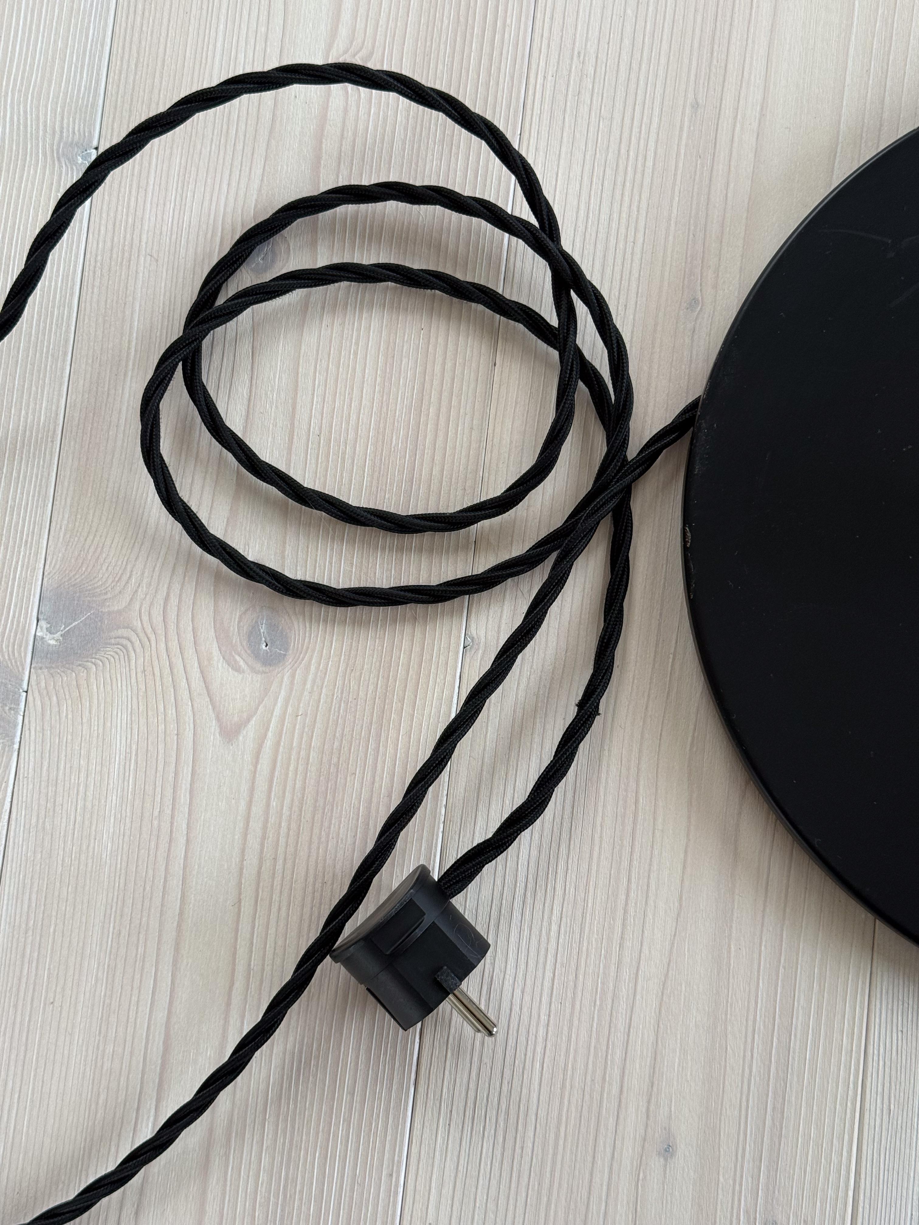 Lampada da terra moderna del MidCentury Aage Petersen, per Le Klint, Danimarca, anni '70 in vendita 4