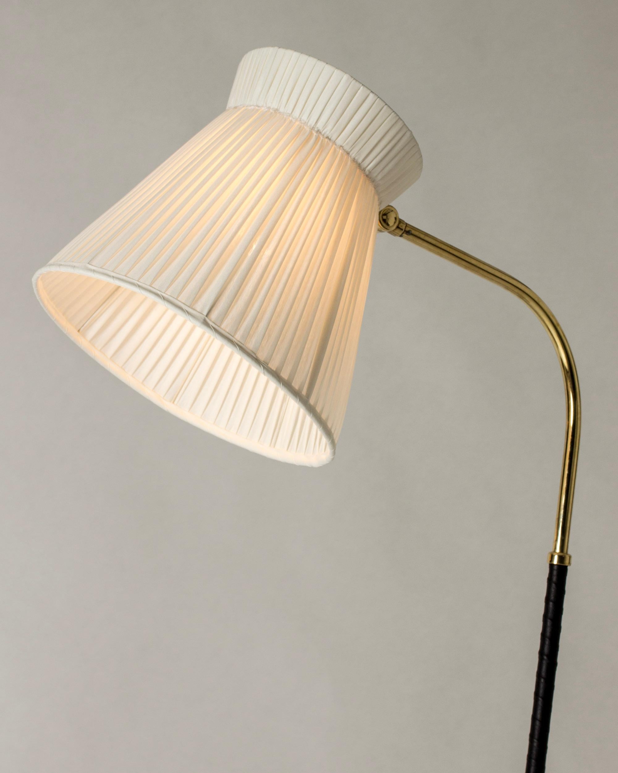 Moderne Stehlampe aus der Mitte des Jahrhunderts von Lisa Johansson-Pape für Orno, Finnland im Angebot 2