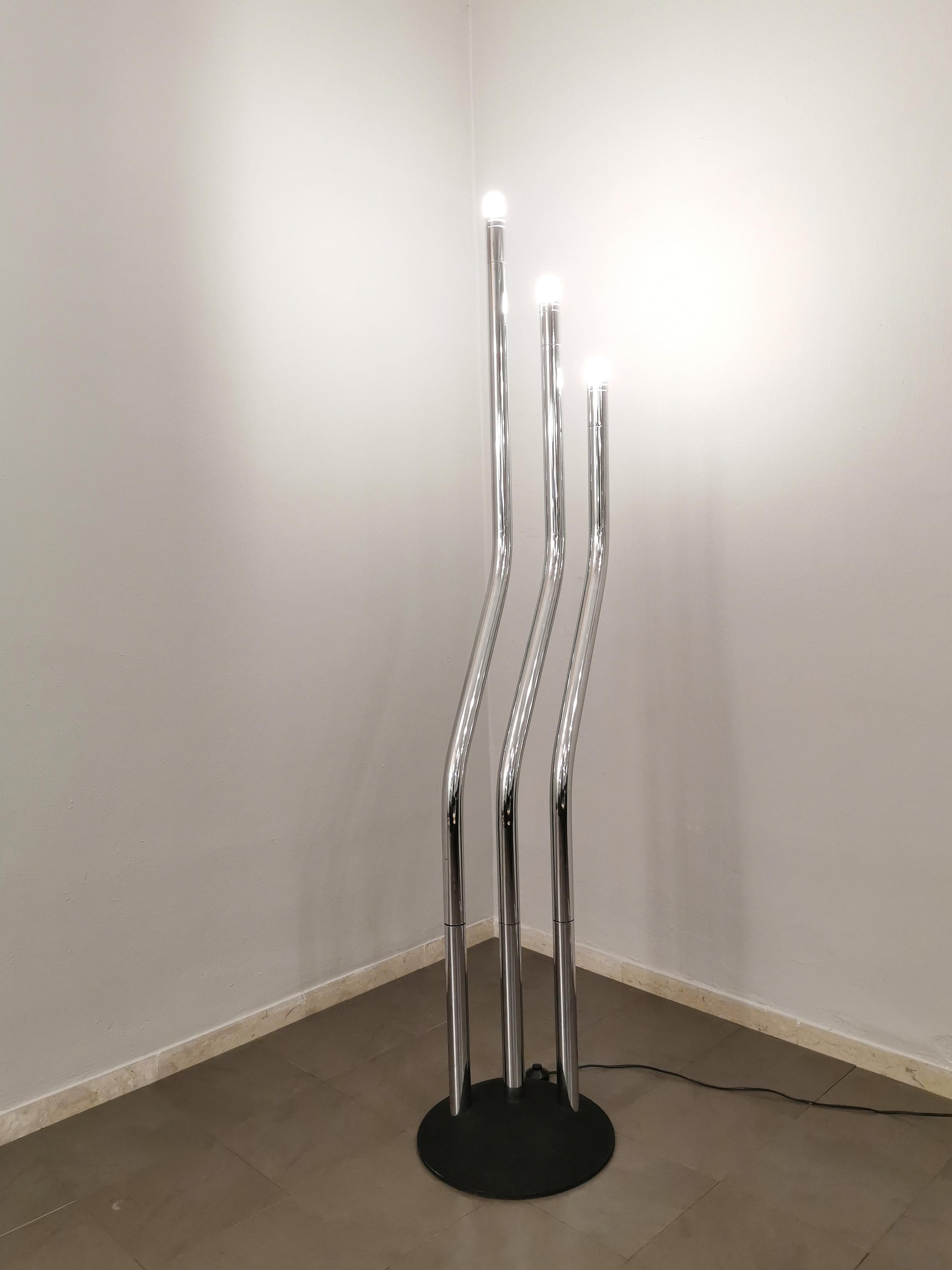 Midcentury Modern Floor Lamp Chrome Metal Attributed to Reggiani Italy 1970s In Good Condition In Palermo, IT