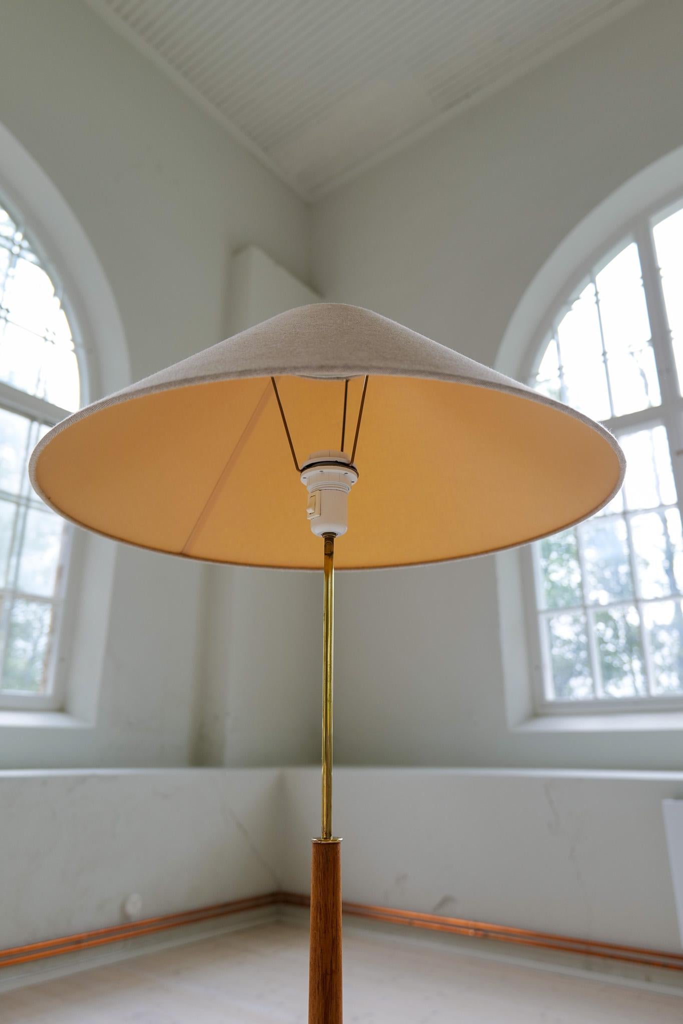 Lampadaire moderne du milieu du siècle, teck et laiton Bergboms, Suède, années 1960 en vente 3