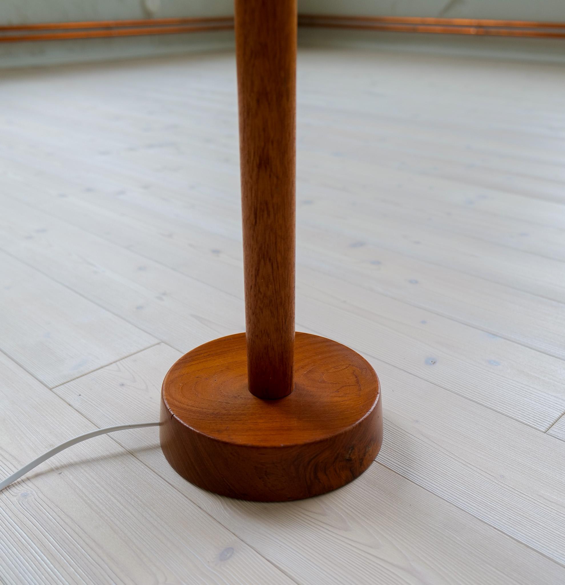 Lampadaire moderne du milieu du siècle, teck et laiton Bergboms, Suède, années 1960 en vente 8