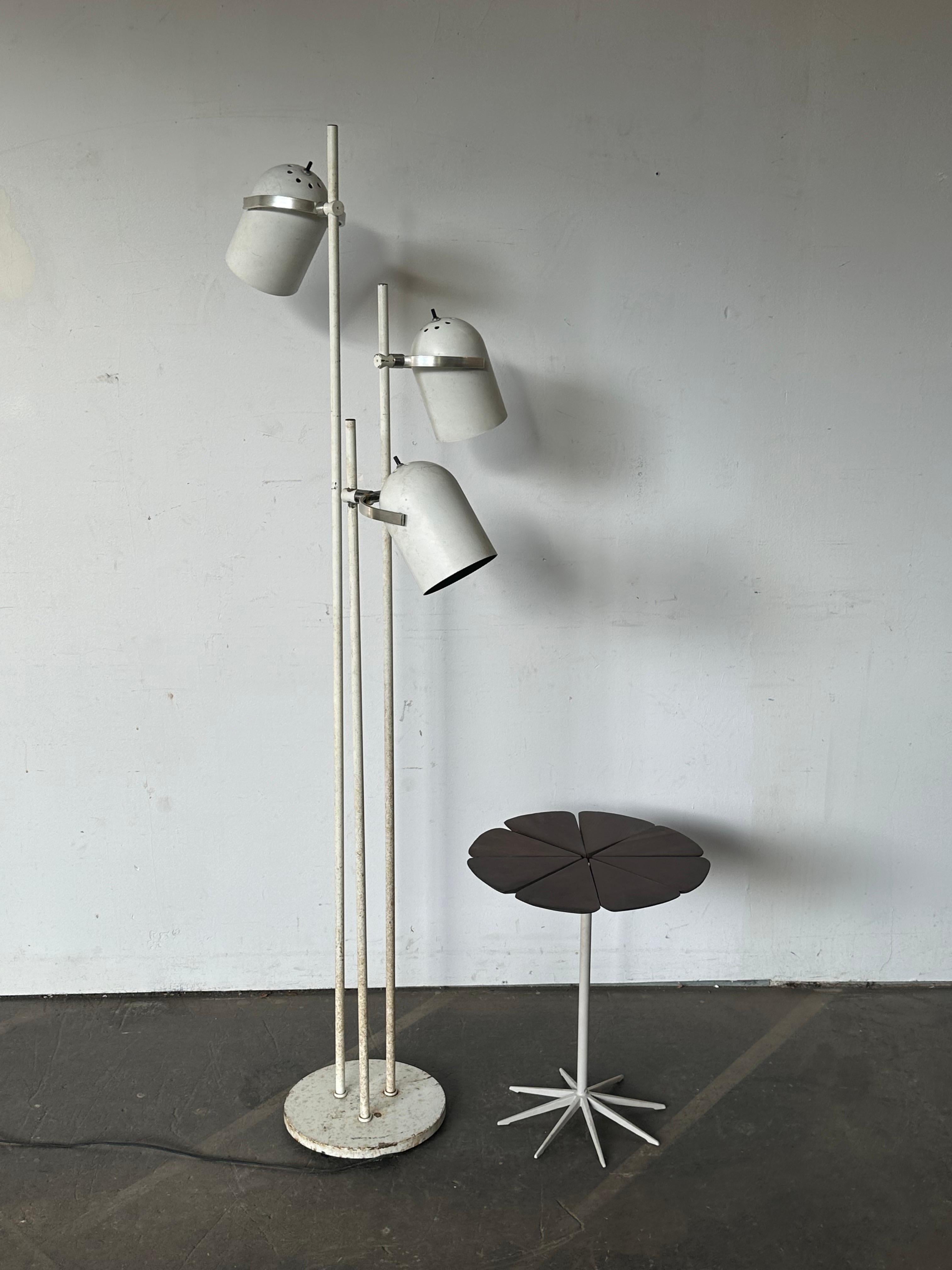 Midcentury Modern Floor Lamp with Articulating Pivoting Shades by Lightolier For Sale 5