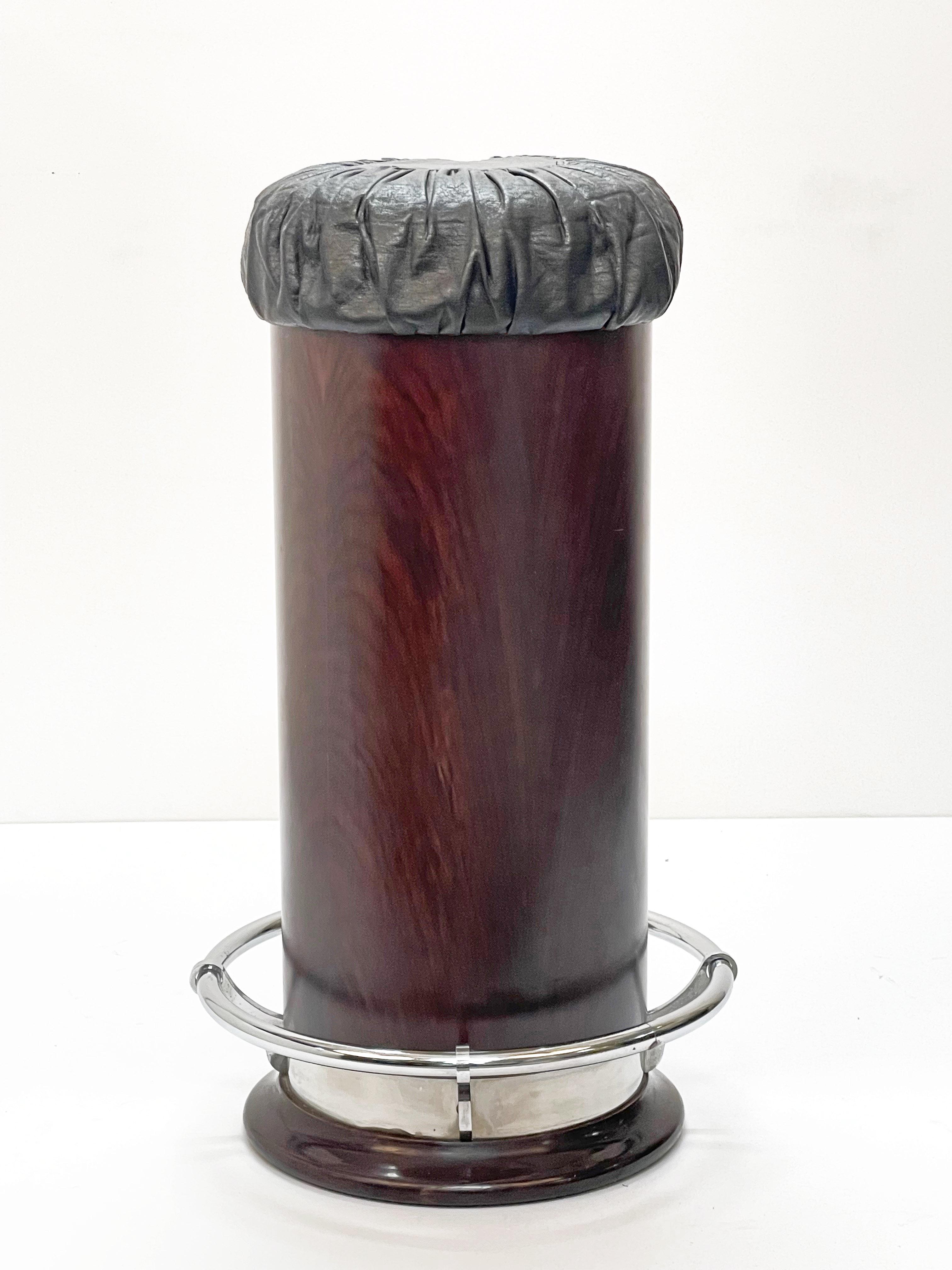 Français Tabouret de bar français moderne du milieu du siècle en bois, métal chromé et cuir noir, années 1930 en vente