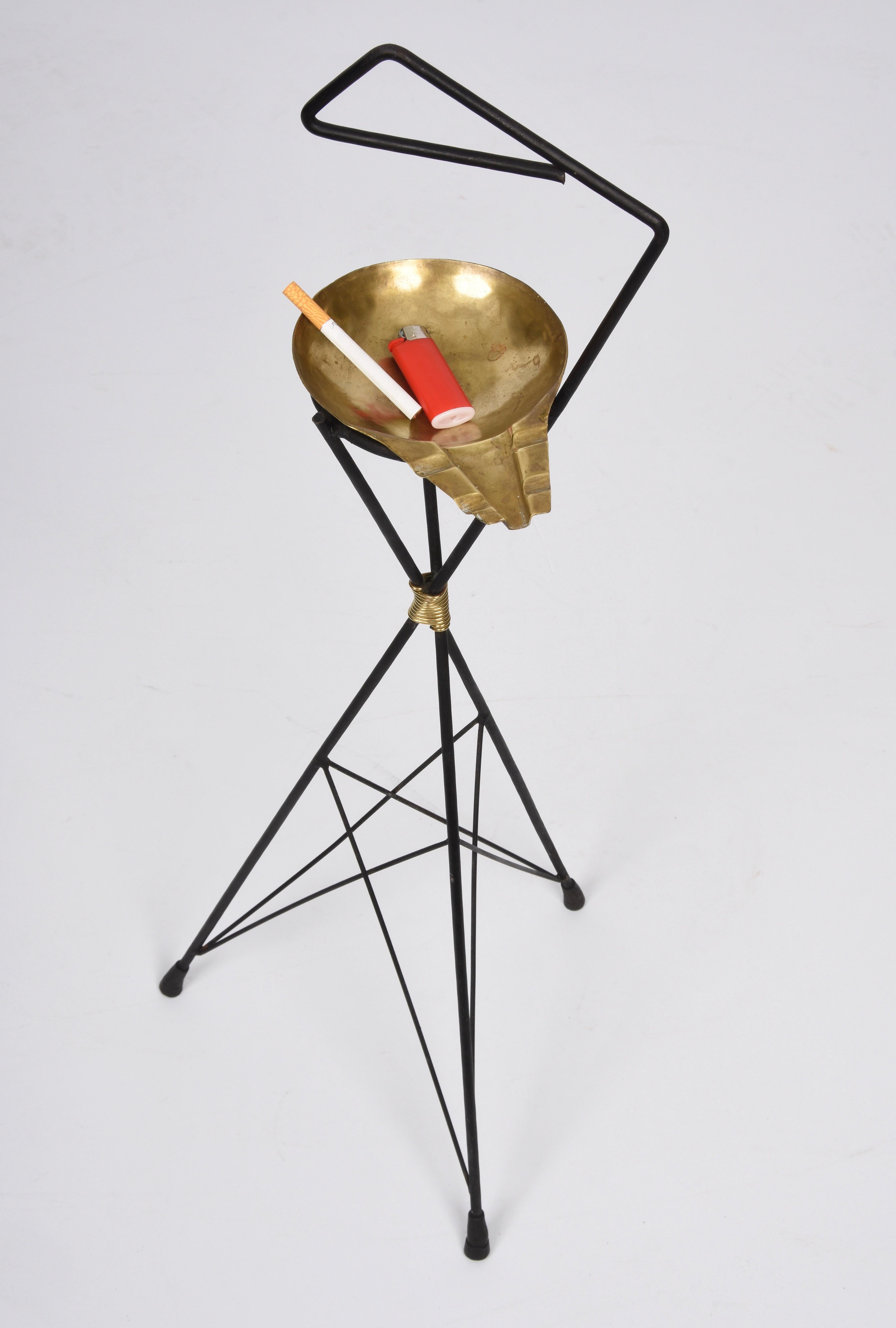 Lacquered Mid-Century Modern Gilded Brass and Black Iron Italian Ashtray, 1950s