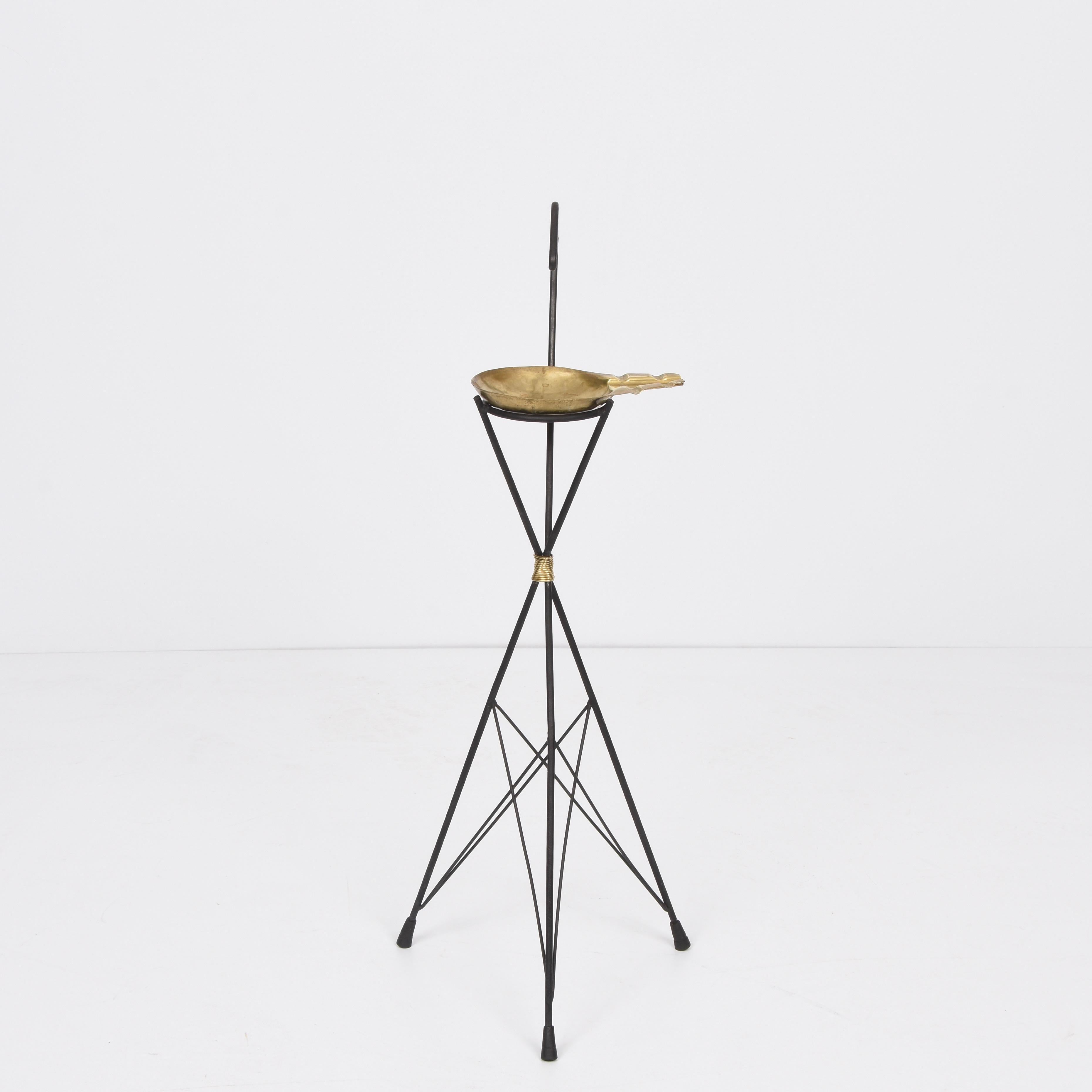 20th Century Mid-Century Modern Gilded Brass and Black Iron Italian Ashtray, 1950s