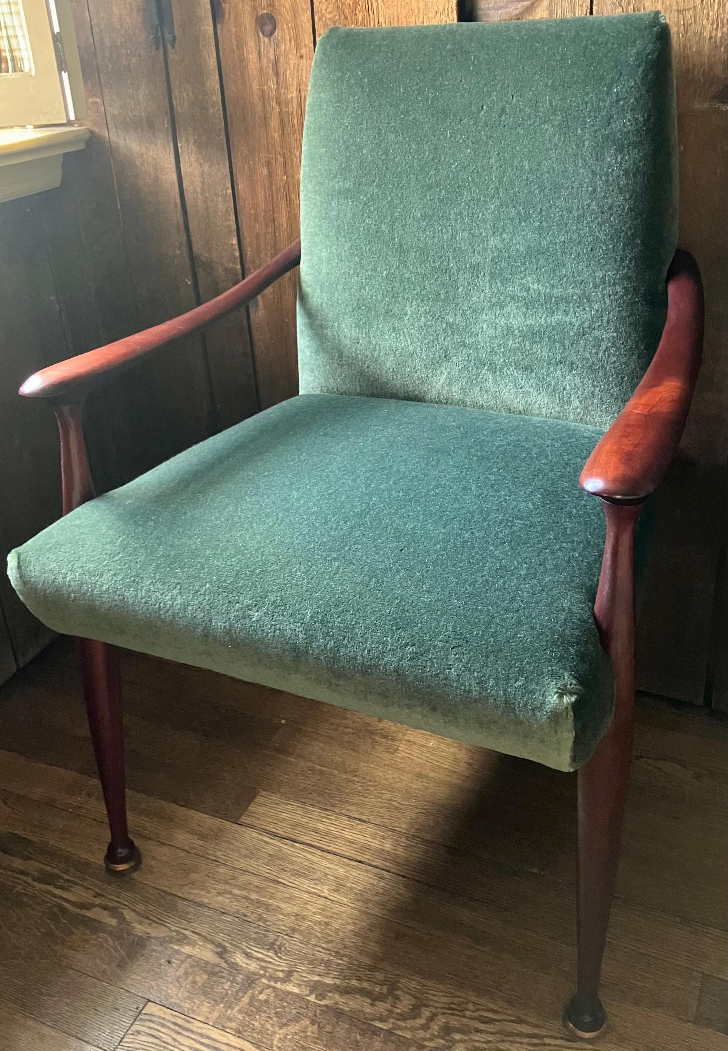 Sedia moderna di metà secolo in mohair verde in vendita 2