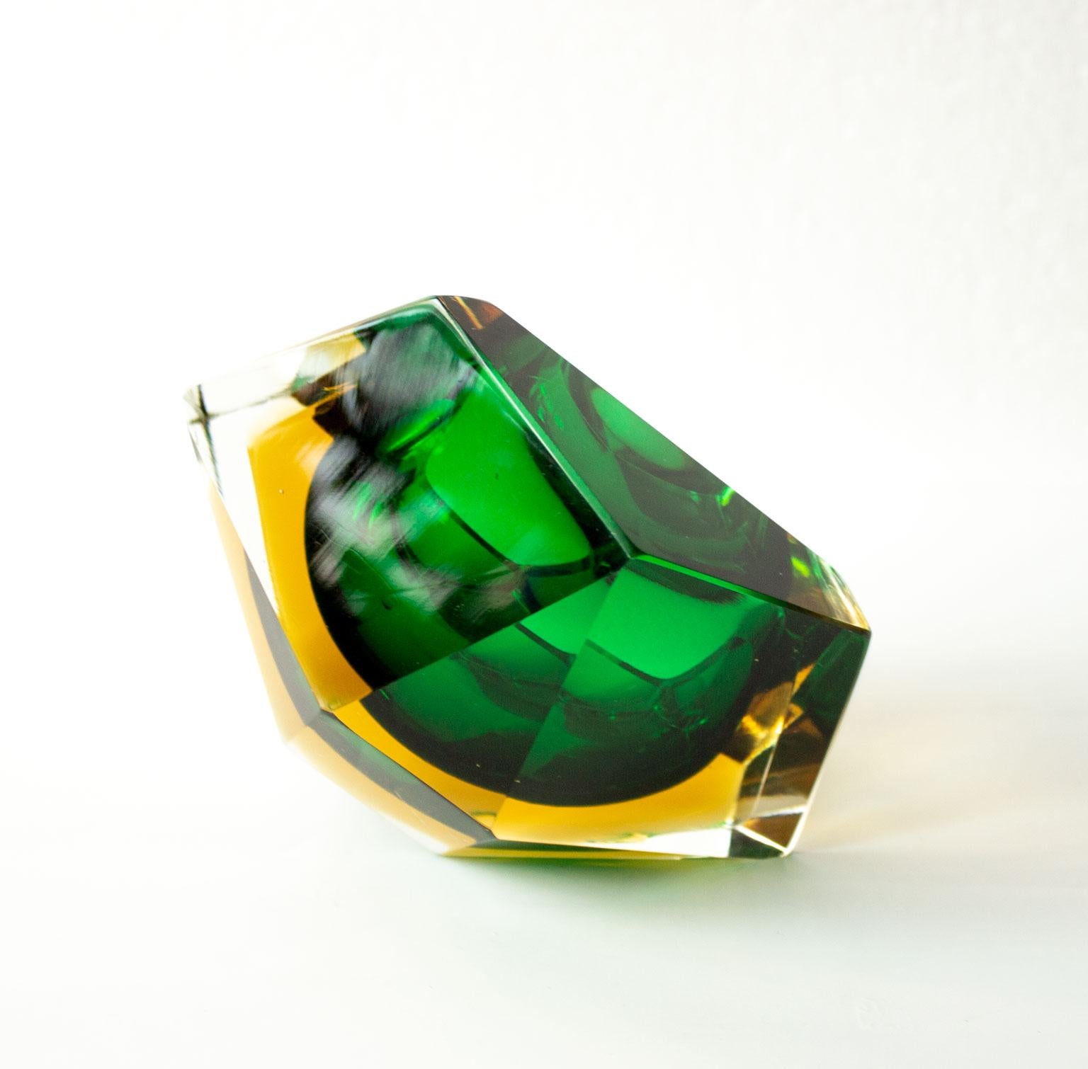 Faceted Mid-Century Modern Green Sommerso Murano Glass Bowl Attributed to Flavio Poli