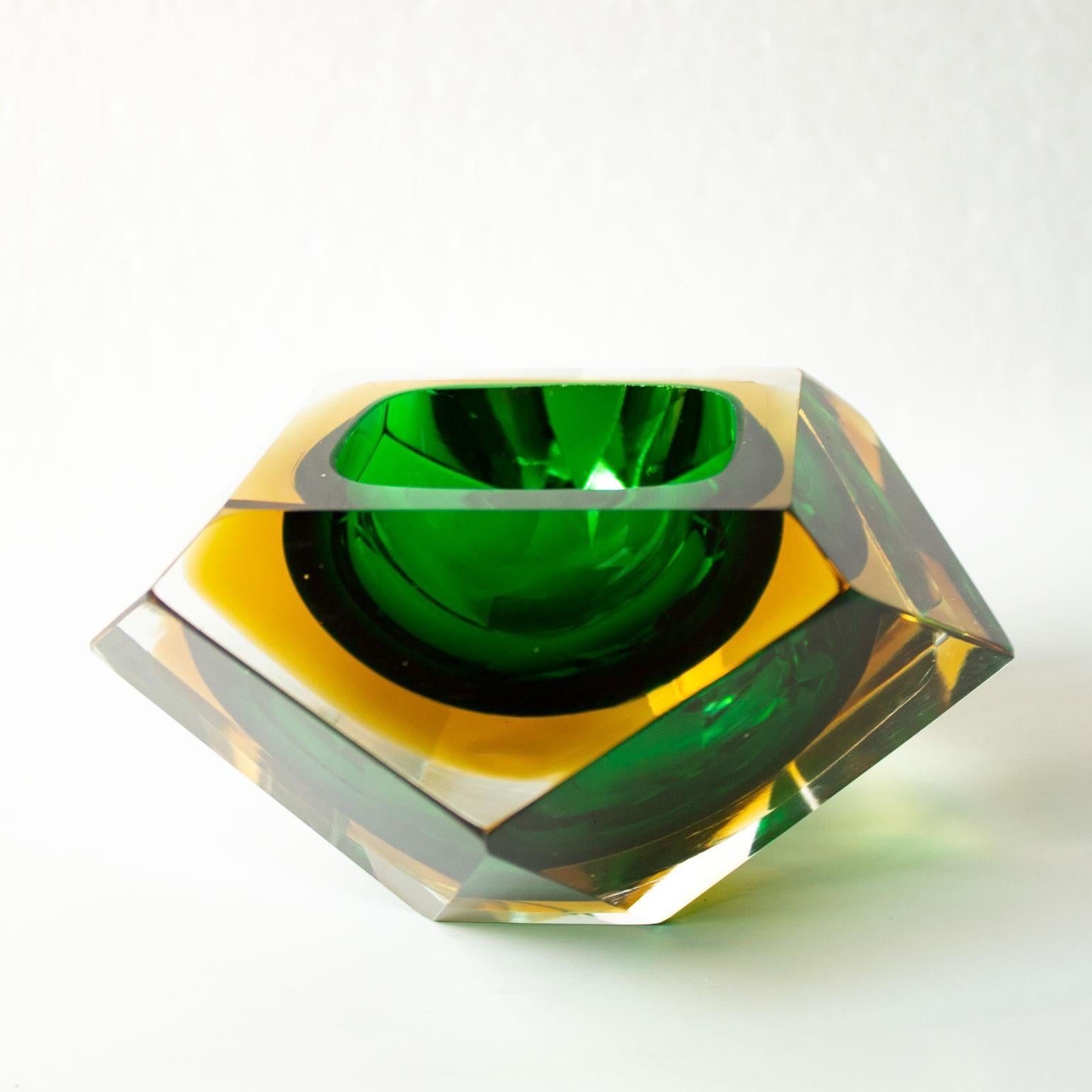 Mid-Century Modern Green Sommerso Murano Glass Bowl Attributed to Flavio Poli 2