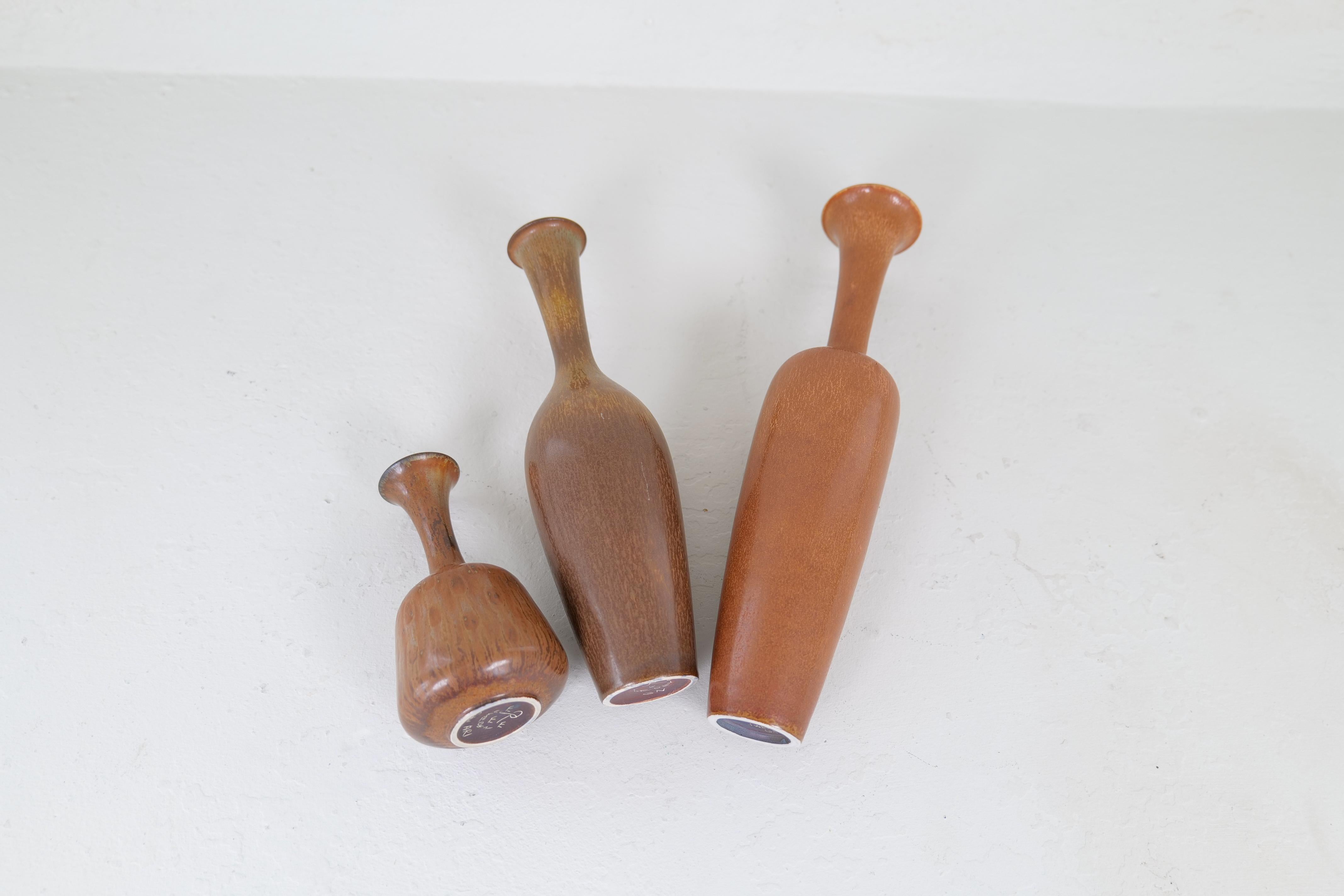 Groupe de 3 vases en terre The Moderns Rörstrand par Gunnar Nylund, Suède en vente 8