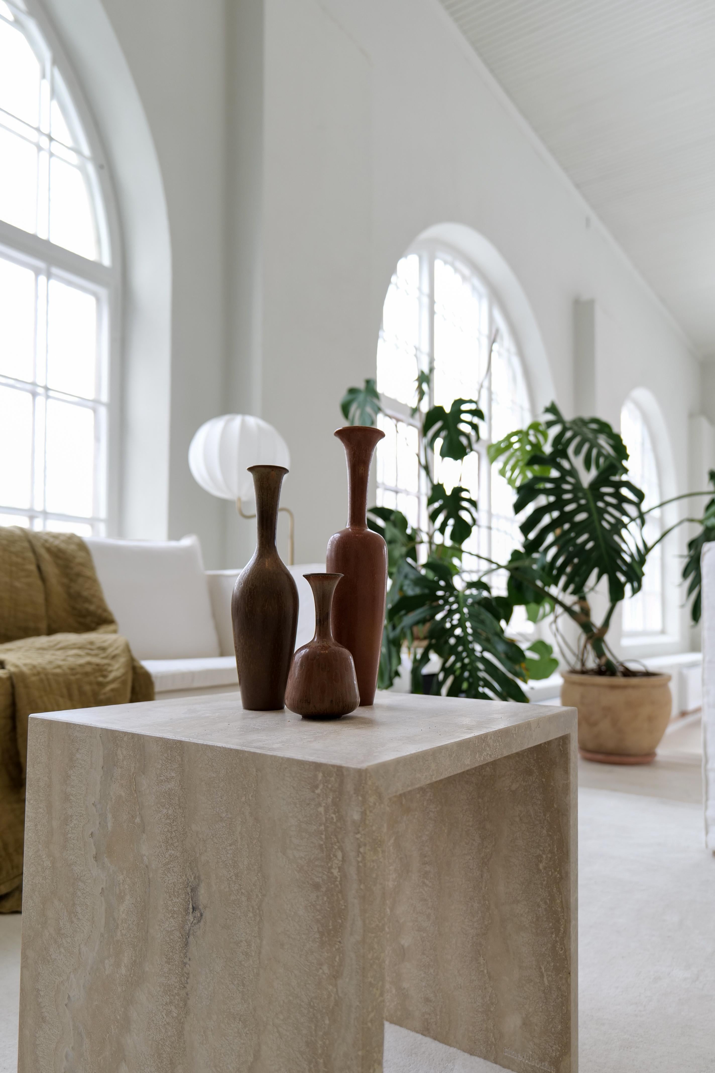 Mid-Century Modern Groupe de 3 vases en terre The Moderns Rörstrand par Gunnar Nylund, Suède en vente