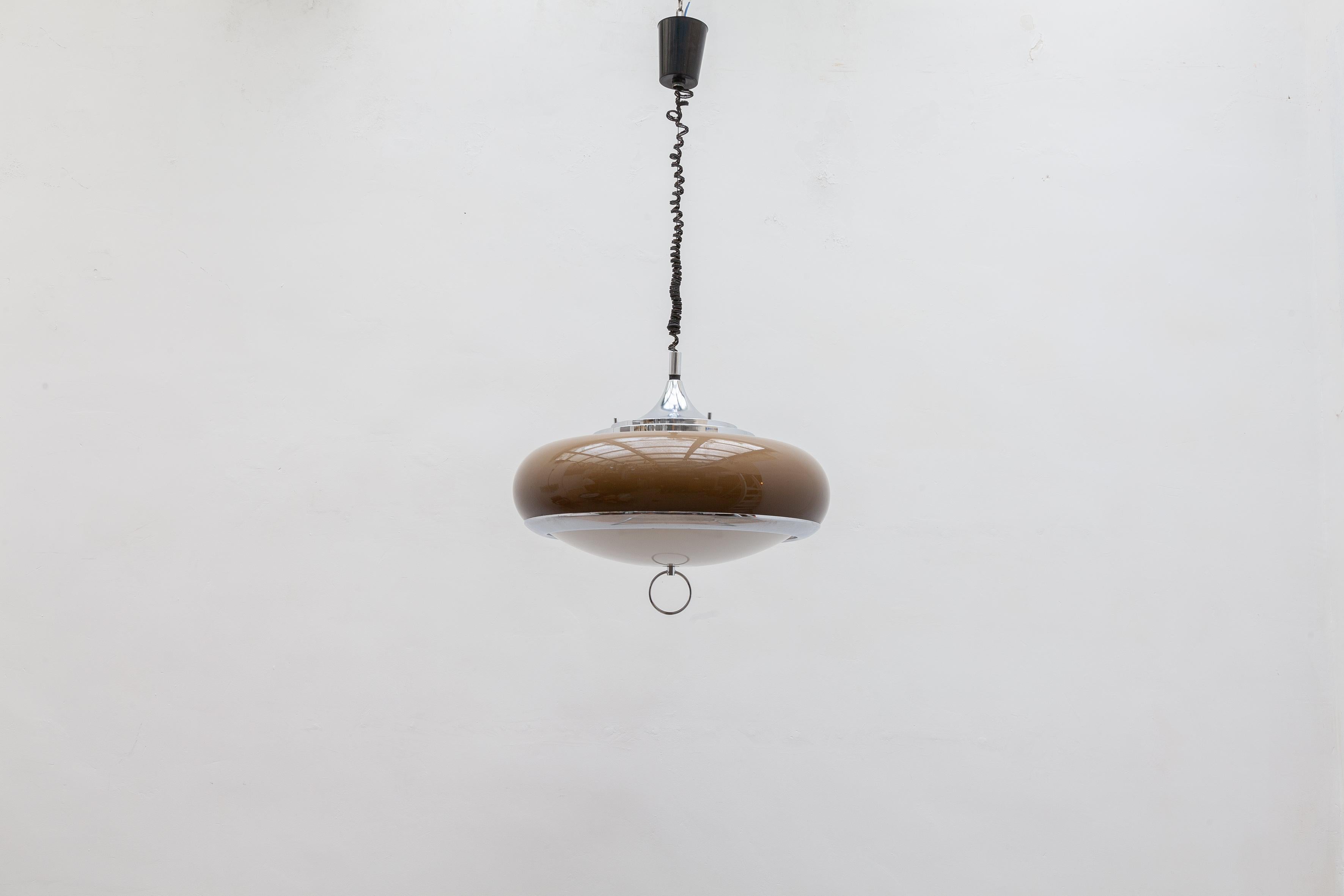 Mid-Century Modern Guzzini Pendant Lamp, 1970s, Italy In Good Condition In Antwerp, BE