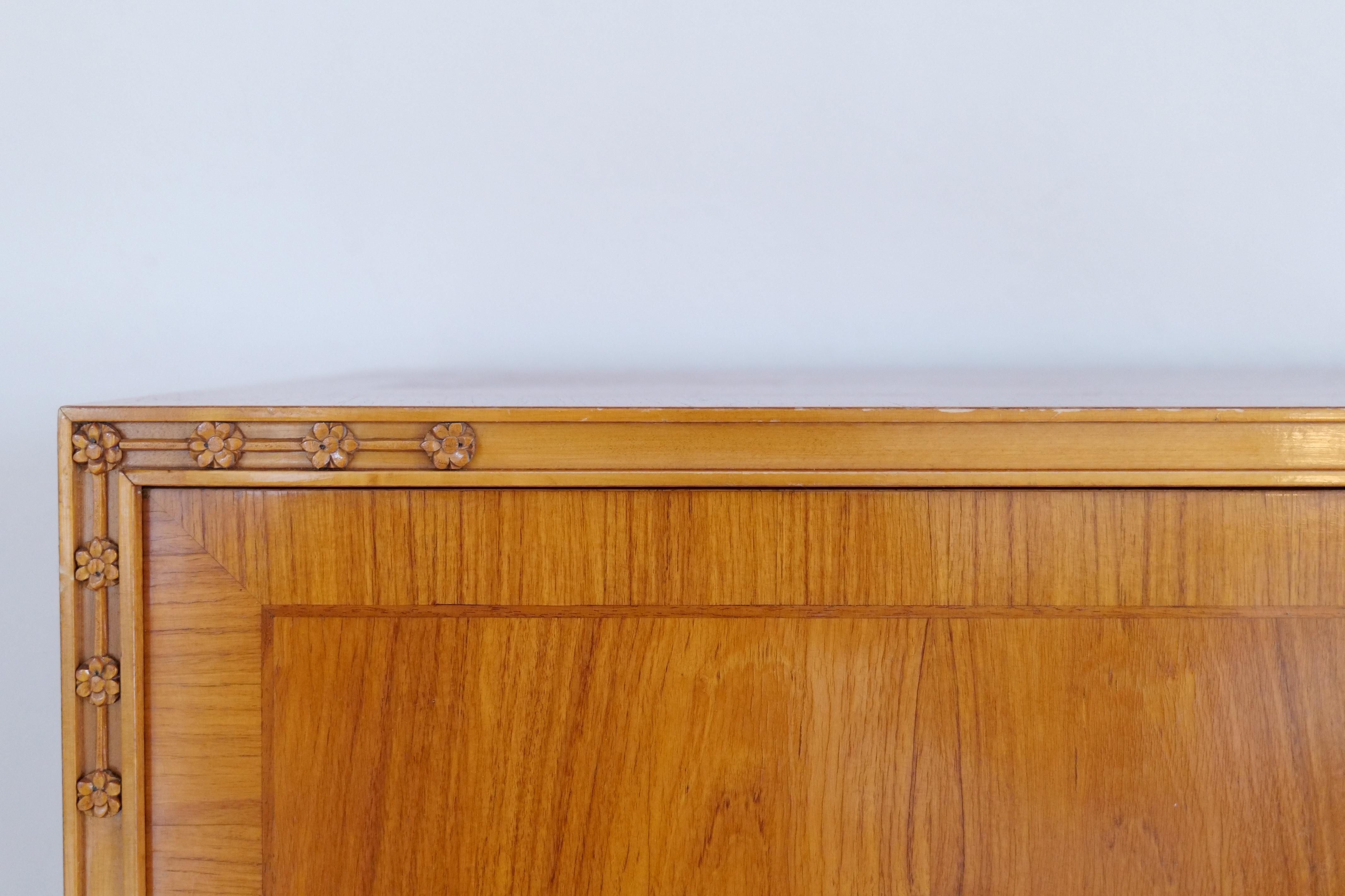 Midcentury Modern Handcrafted Cabinet Elm, Sweden, 1940s For Sale 1