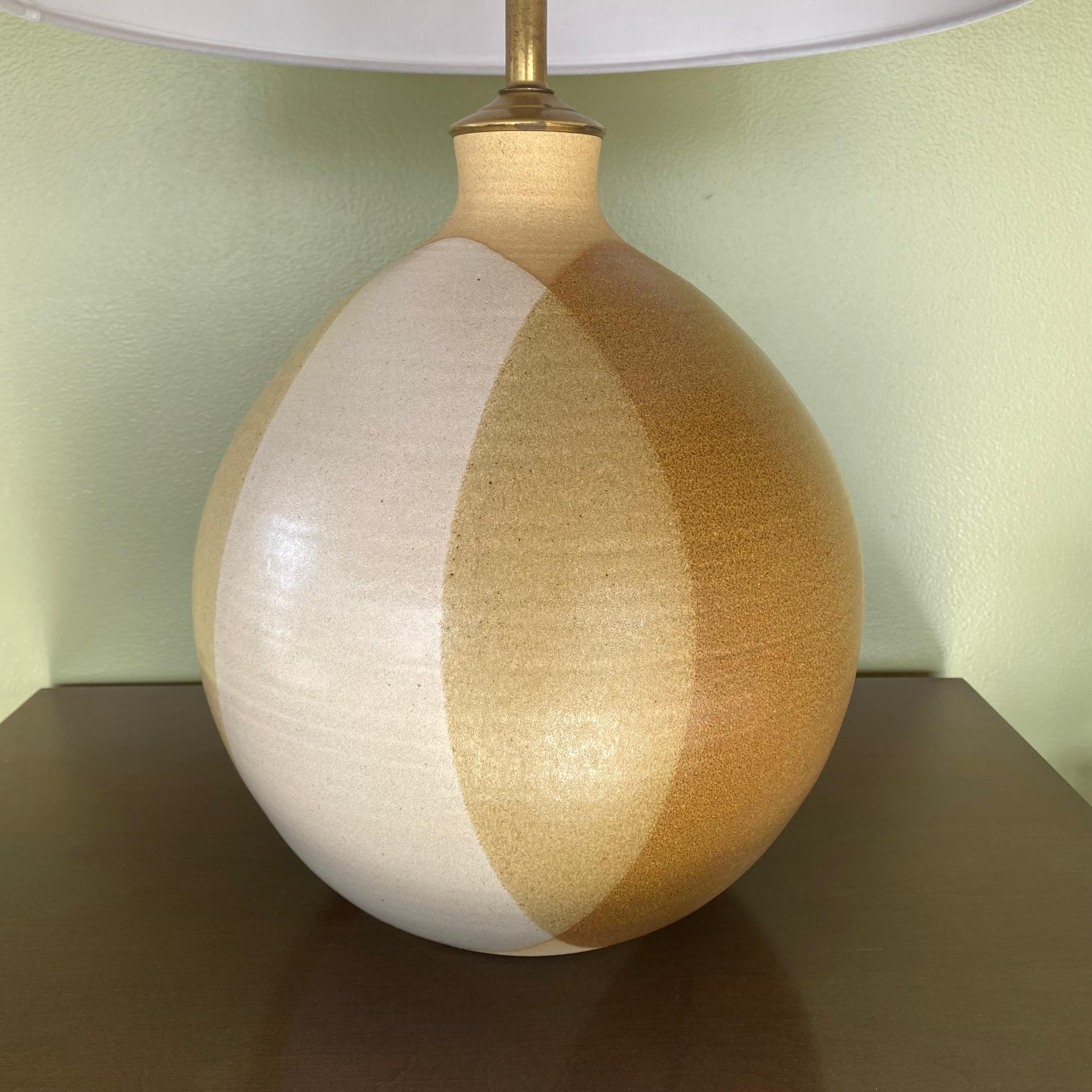 Mid-Century Modern Handmade Ceramic Table Lamp by Larry and and Terry Brown In Good Condition In Munroe Falls, OH