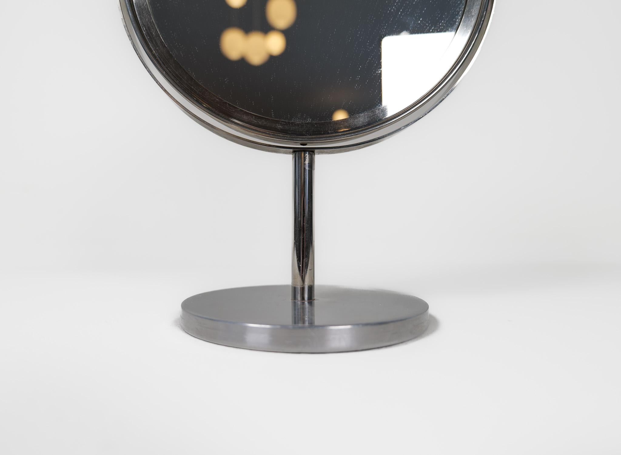 Chrome Hans-Agne Jakobsson chrome mi-siècle moderne  Miroir de coiffeuse, Suède en vente