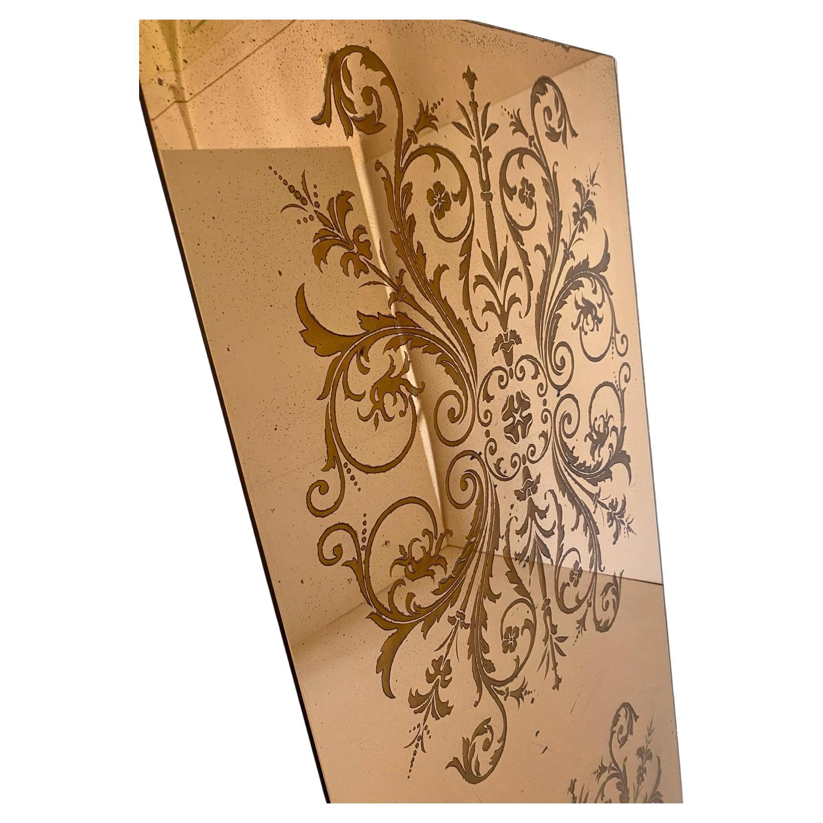 Espejo de pie de cristal decorado italiano moderno de mediados de siglo en venta 4
