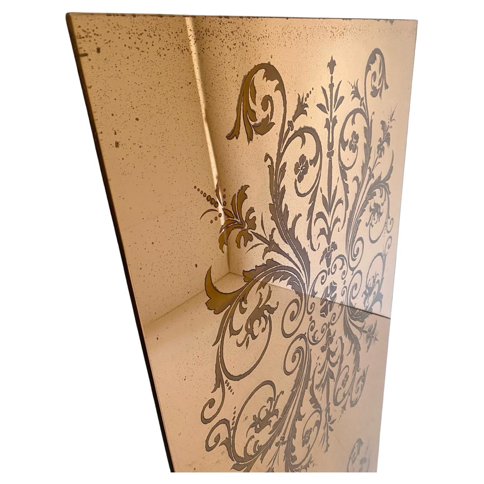 Espejo de pie de cristal decorado italiano moderno de mediados de siglo en venta 5