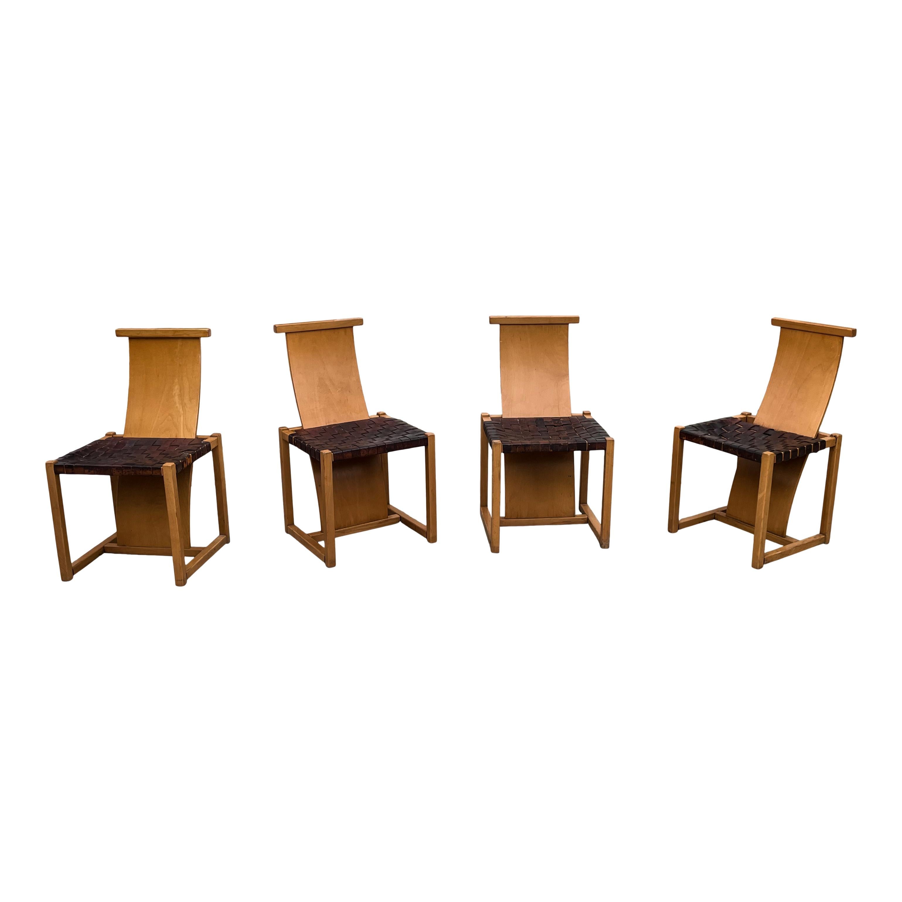 Scandinavian Modern Midcentury Modern Italian Design Beech & Leather Dining Chairs, 1970s, Set of 4 For Sale