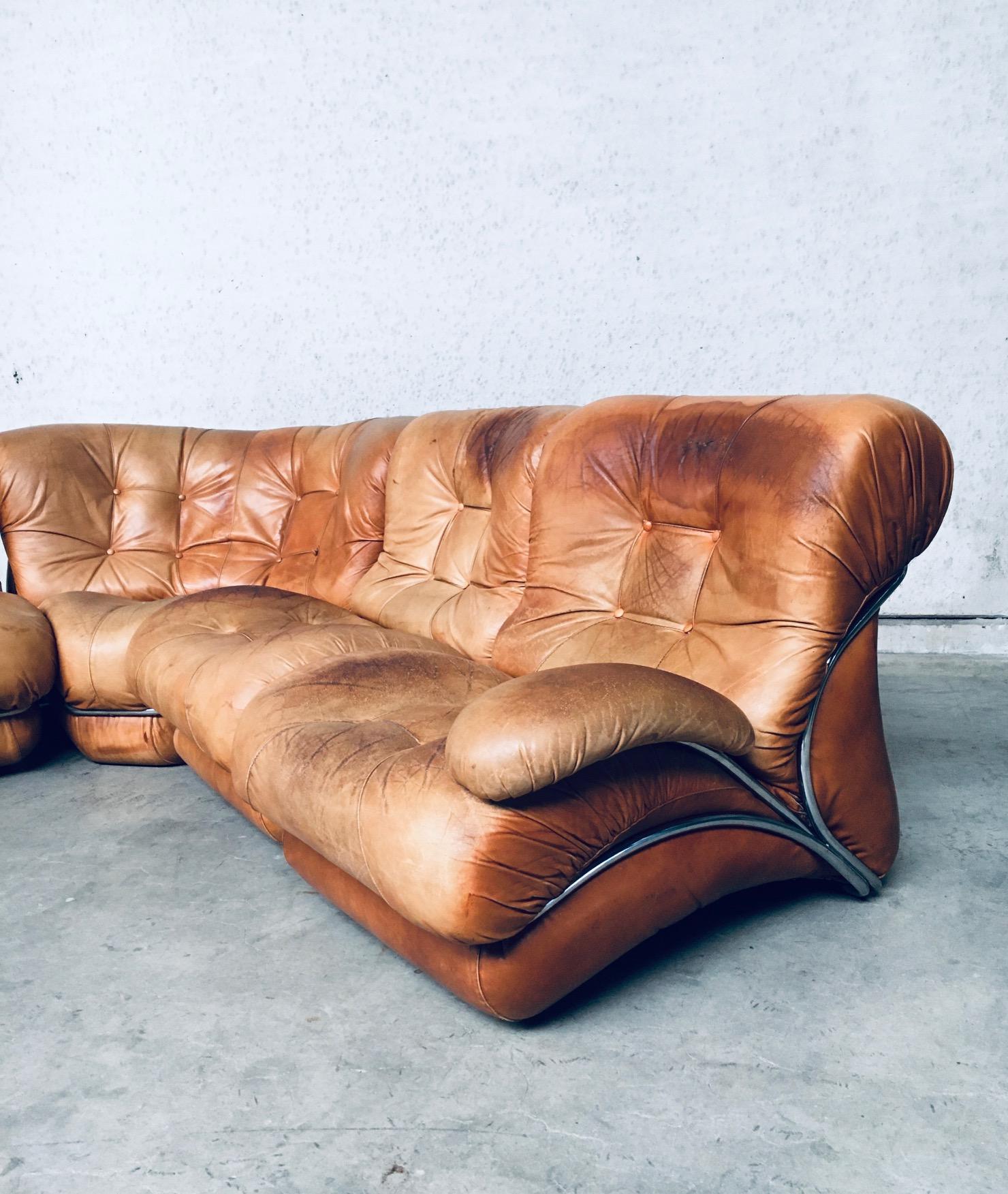 Italienisches COROLLA Leder-Sofa im italienischen Design von I.P.E., 1970''s im Angebot 2