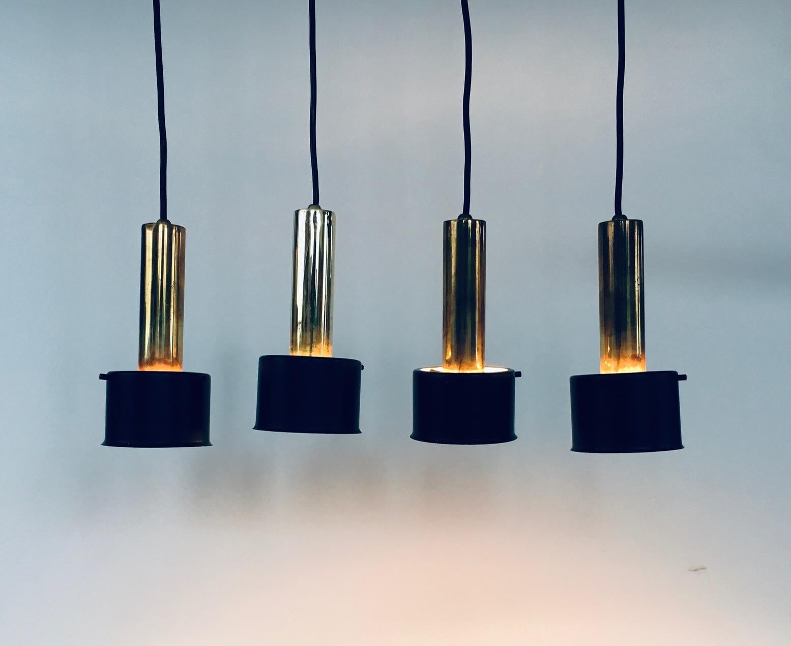 Italiano Set di lampade a sospensione di design italiano del Midcentury Modern, Italia anni '60 in vendita