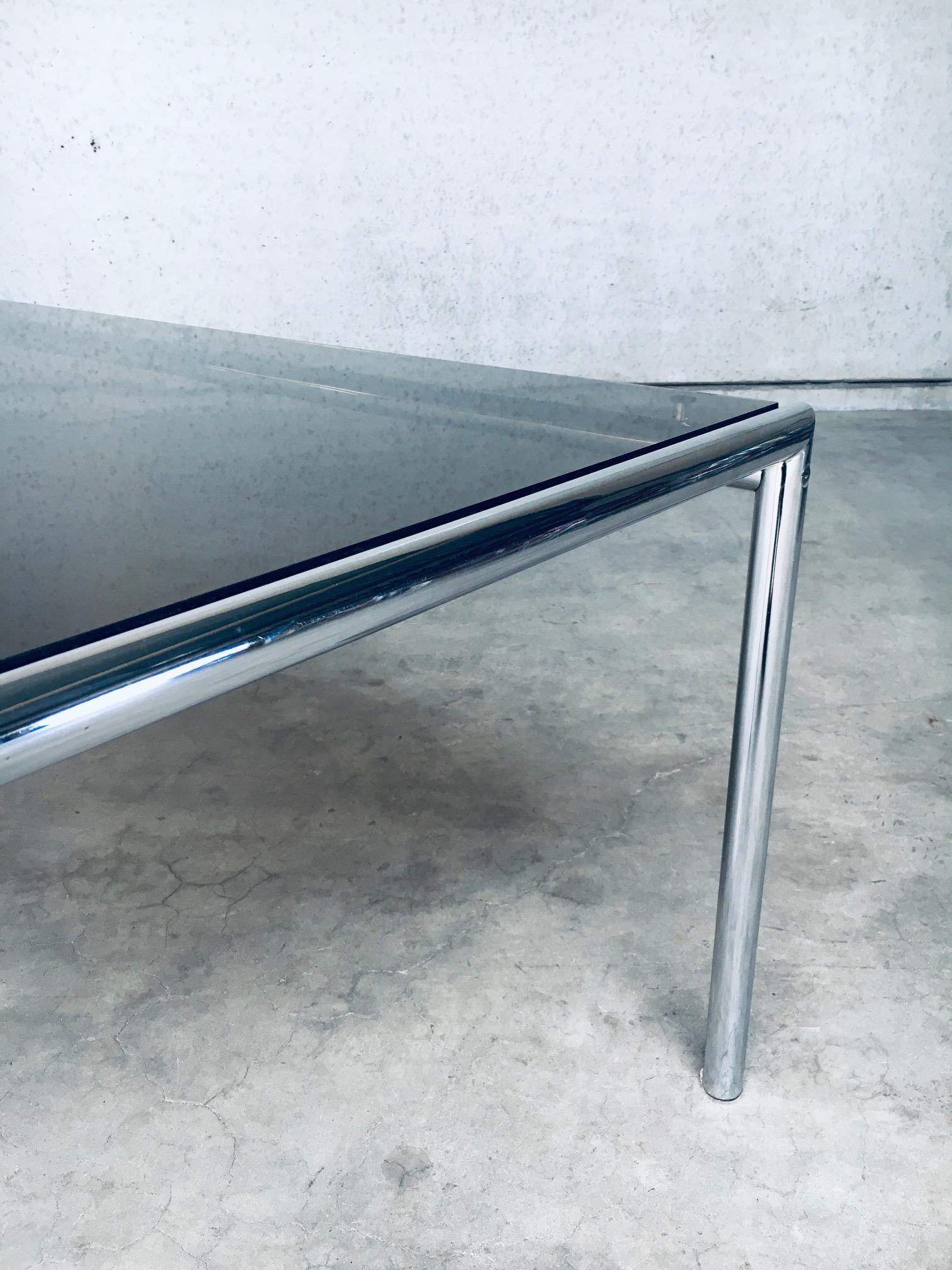 Midcentury Modern Italian Design Tubular Chrome & Smoke Glass Dining Table, 70's For Sale 2