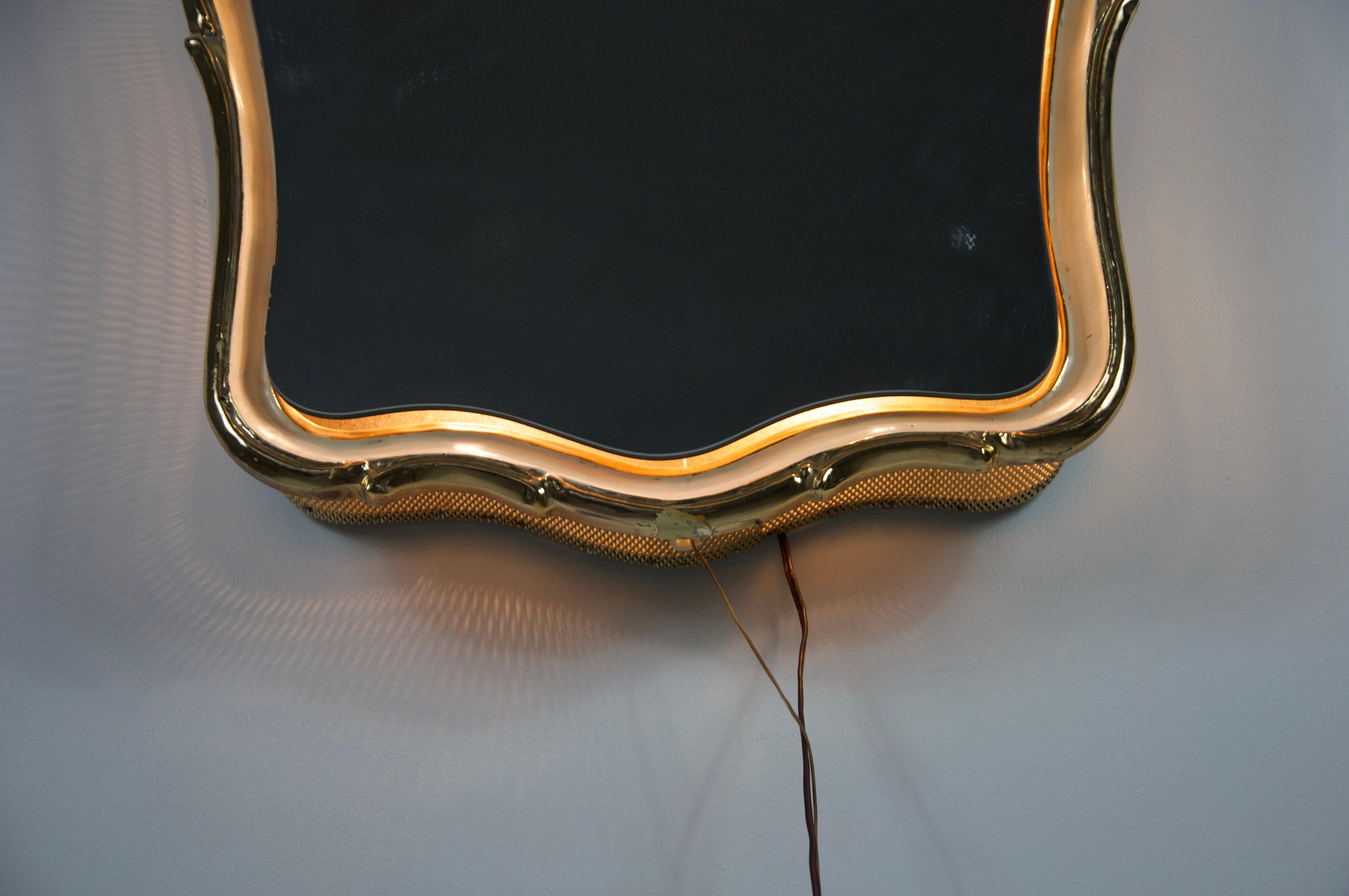 Miroir mural en laiton illuminé, Italie, années 1960 en vente 5