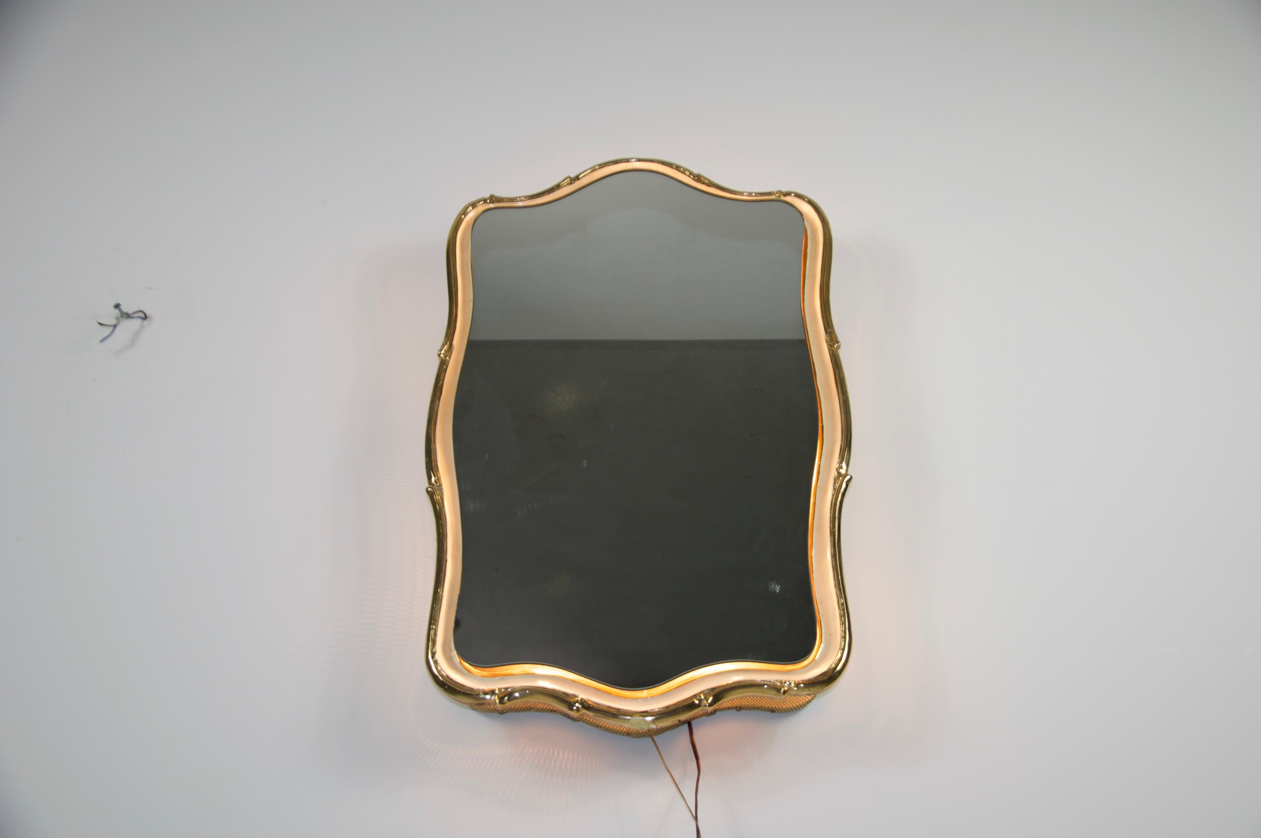 Miroir mural en laiton illuminé, Italie, années 1960 en vente 6