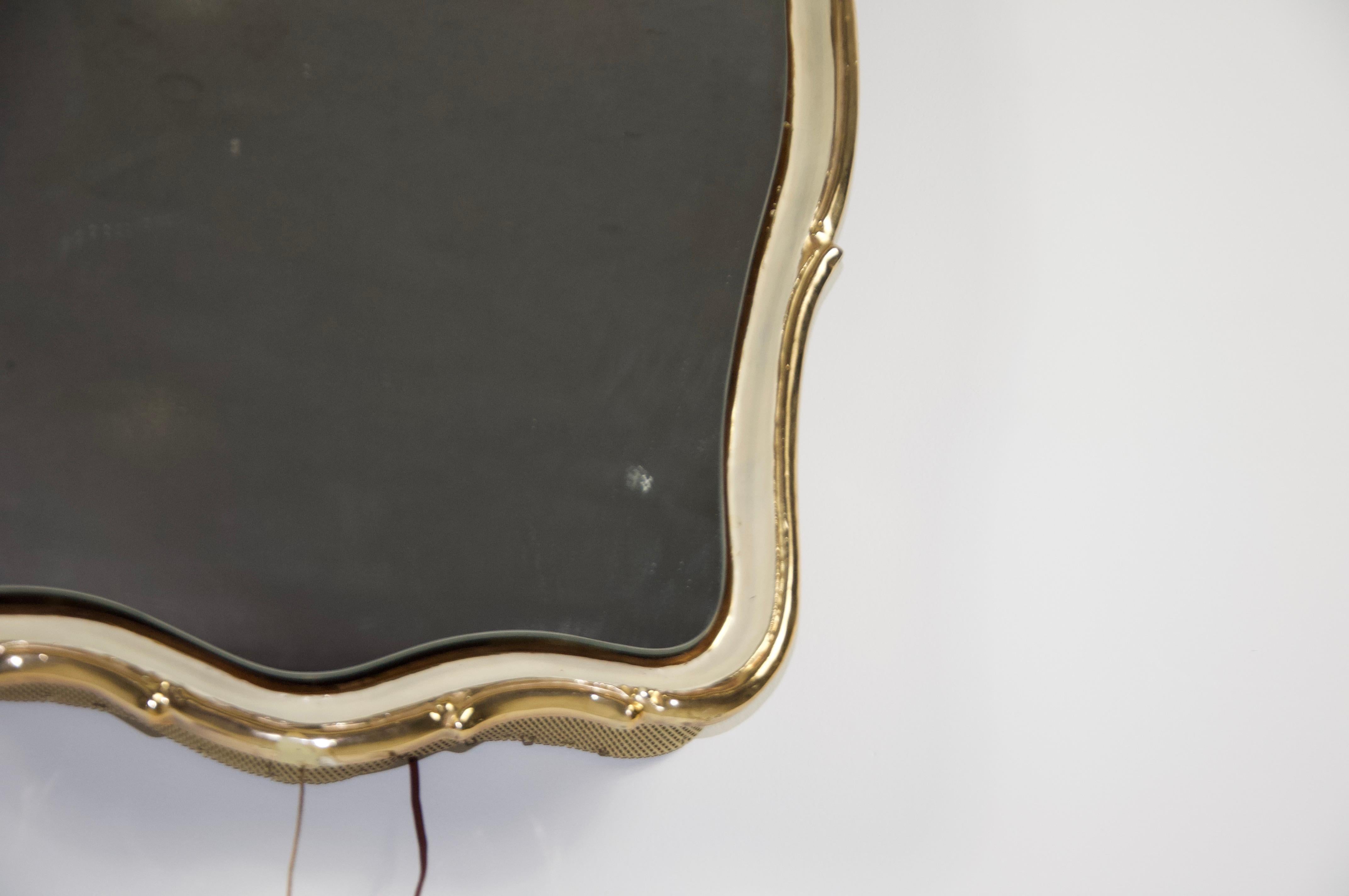 Miroir mural en laiton illuminé, Italie, années 1960 Bon état - En vente à Hagenbach, DE