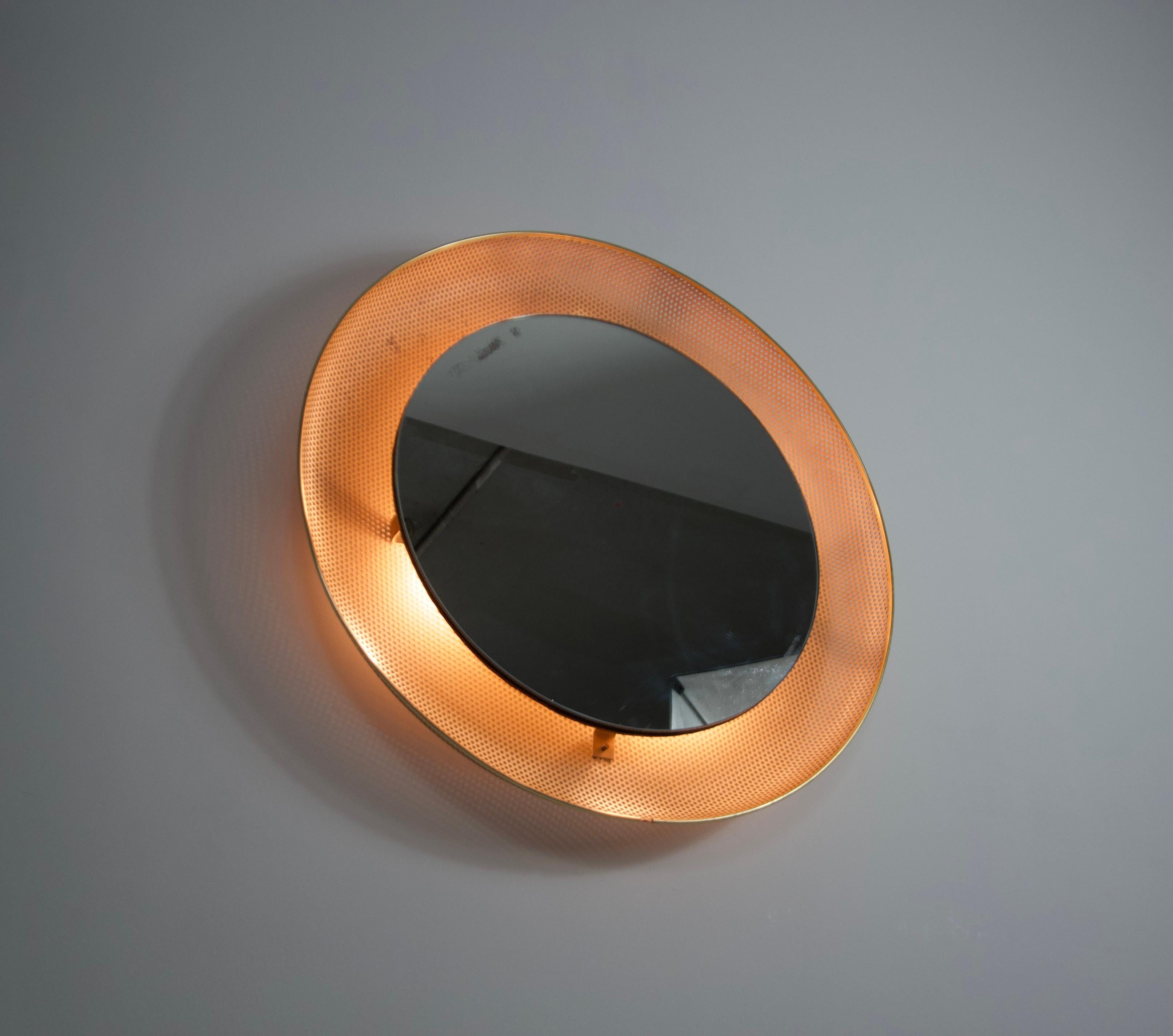 Mid-20th Century Midcentury Modern Italian Round Illuminated Brass Wall Mirror, Italy, 1960s For Sale