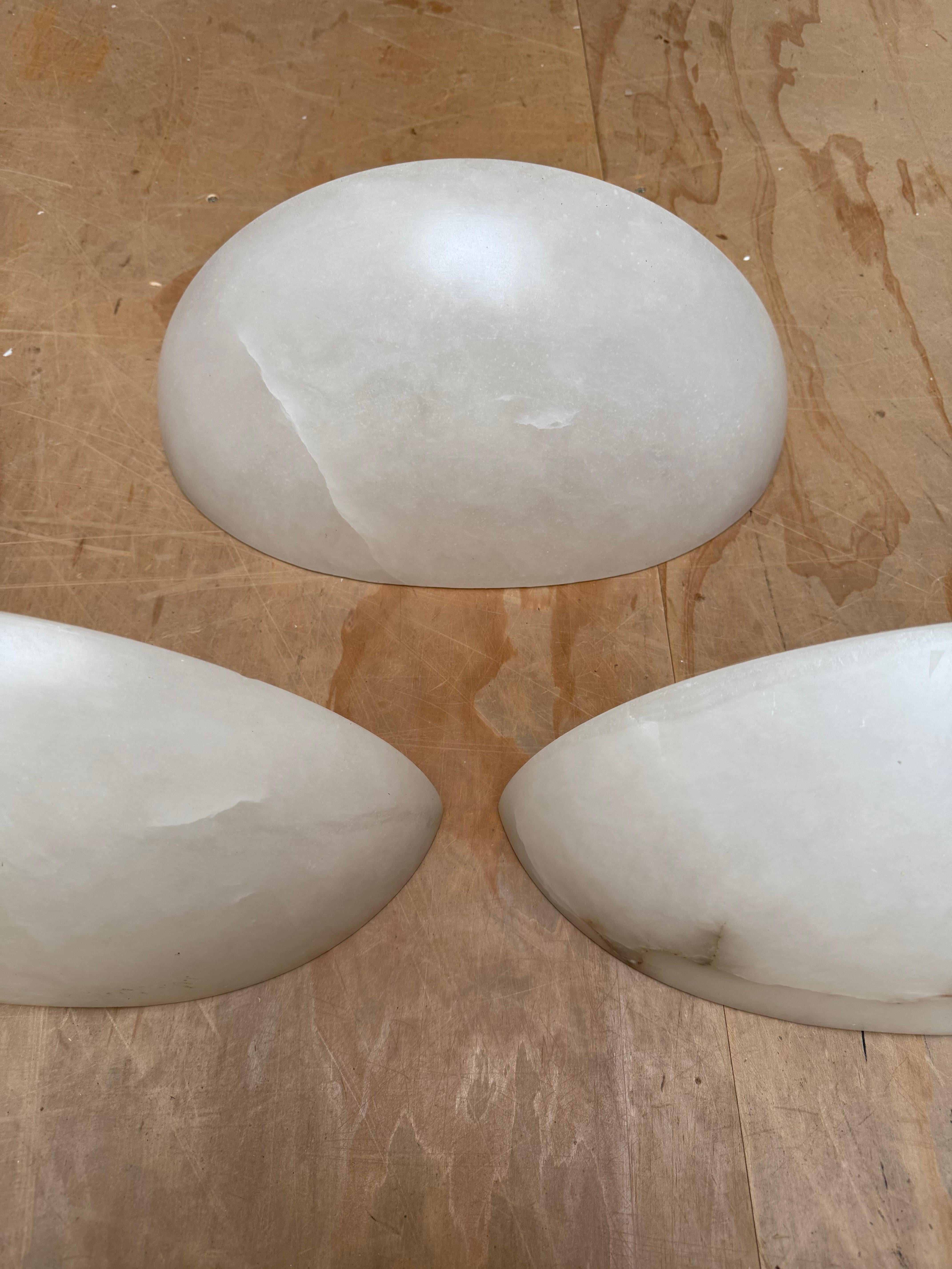 Italienisches 4er-Set Mid-Century-Modern-Wandleuchter aus Alabaster im Art-déco-Stil, Mid-Stil im Angebot 1
