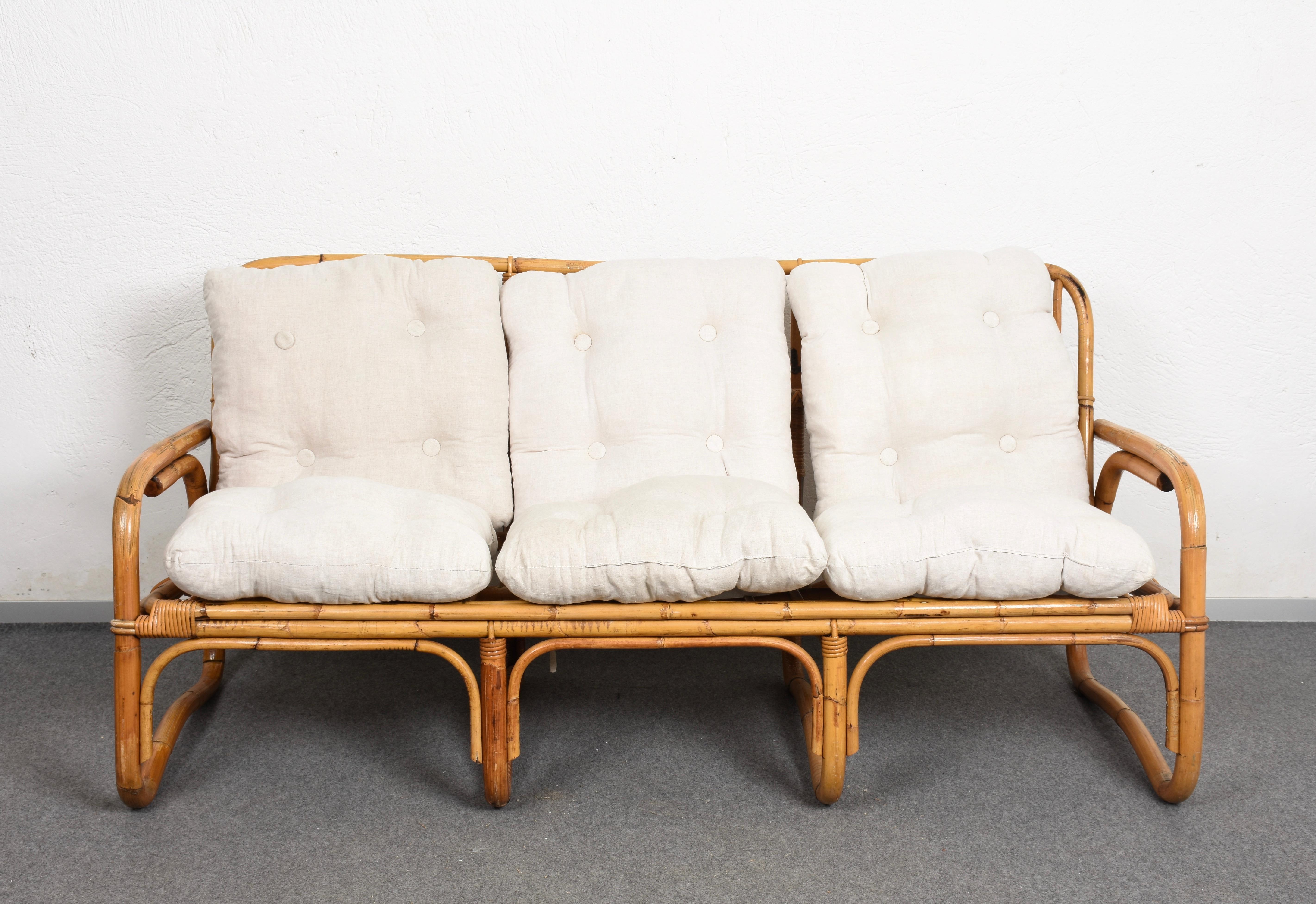 Mid-Century Modern Italian Three-Seat Rattan and Bamboo Sofa, 1960s In Good Condition In Roma, IT