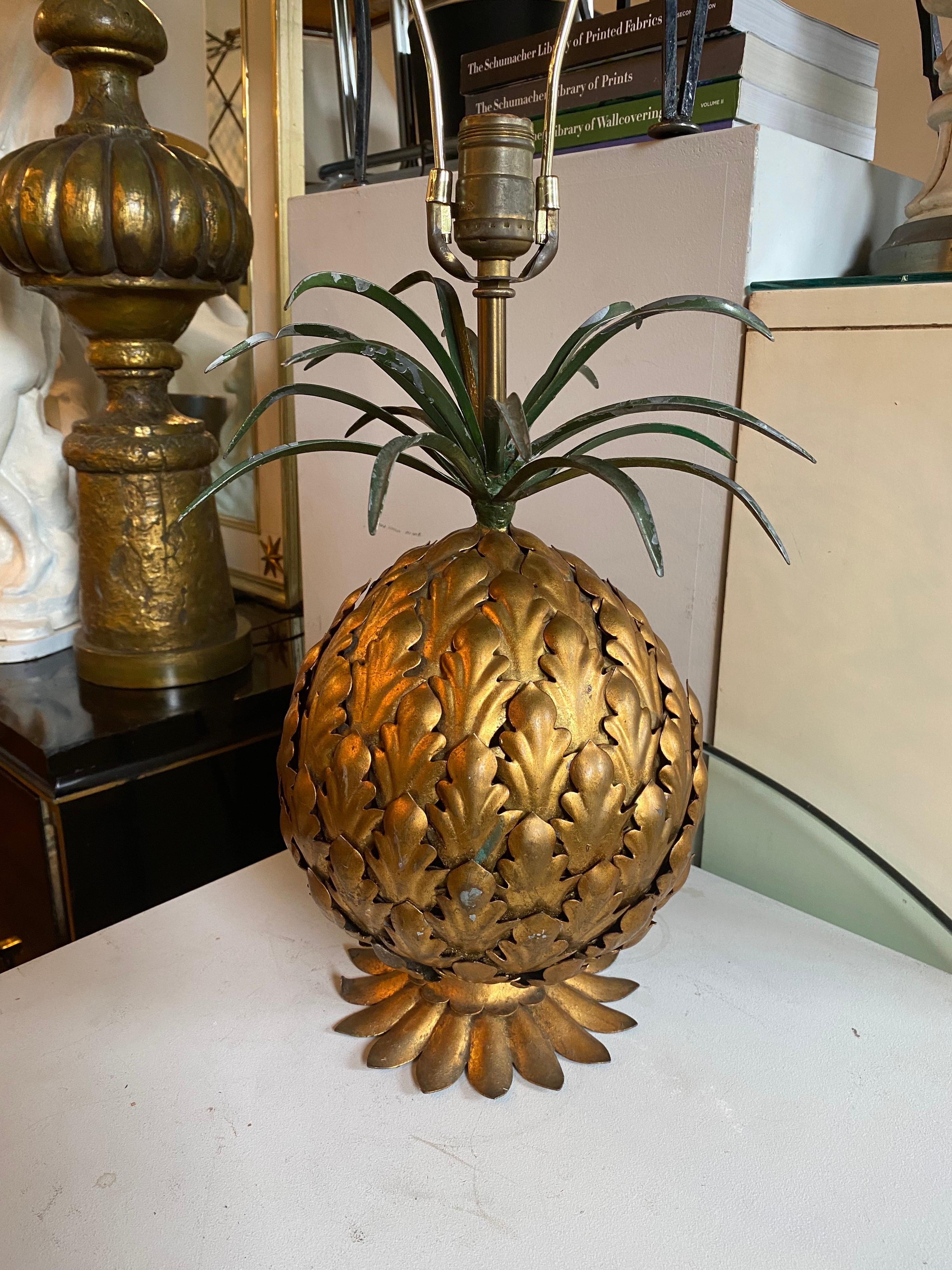 20th Century Mid-Century Modern Italian Tole Gilt Metal Pineapple Lamp, Hollywood Regency