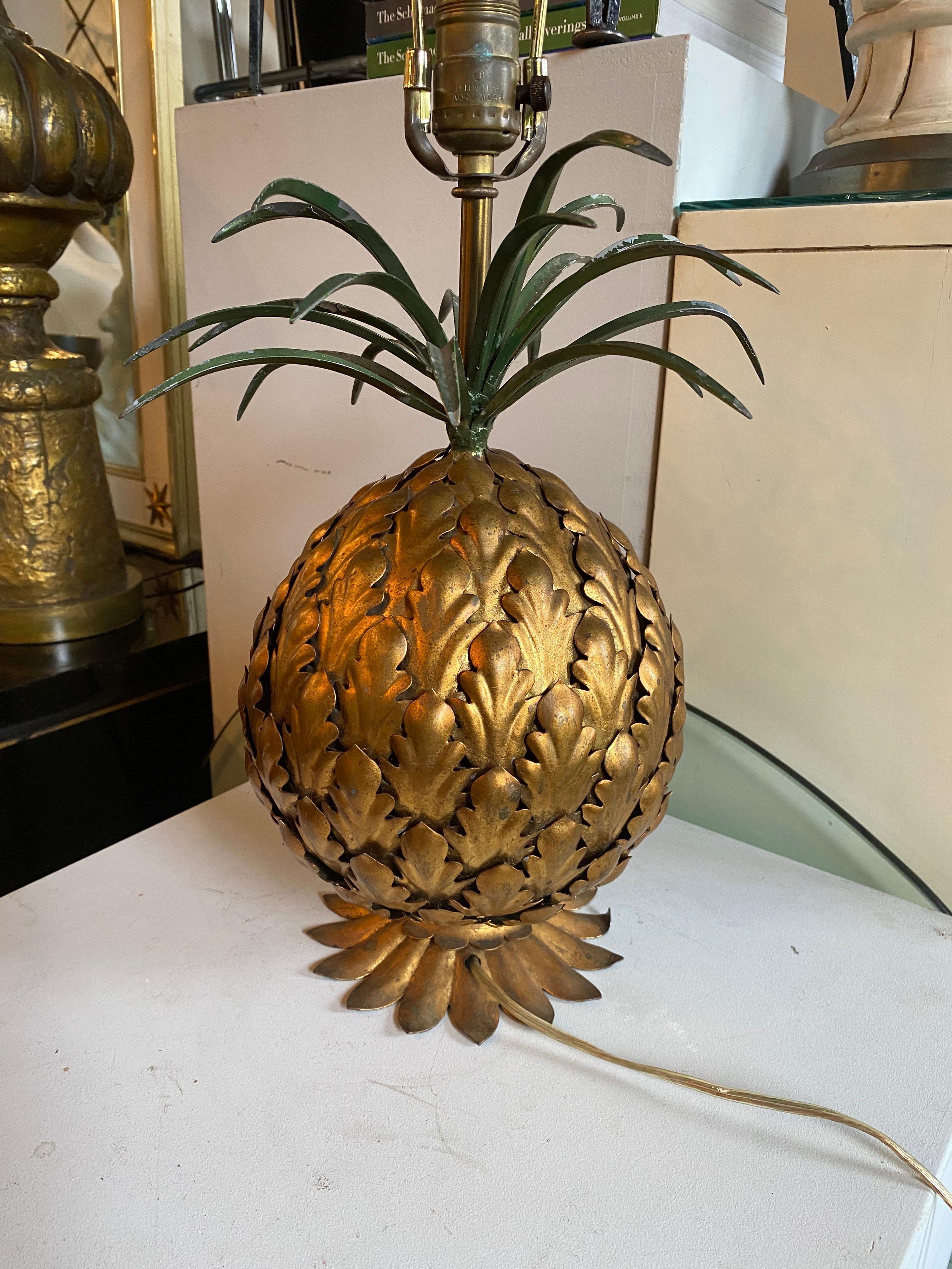 Mid-Century Modern Italian Tole Gilt Metal Pineapple Lamp, Hollywood Regency 2