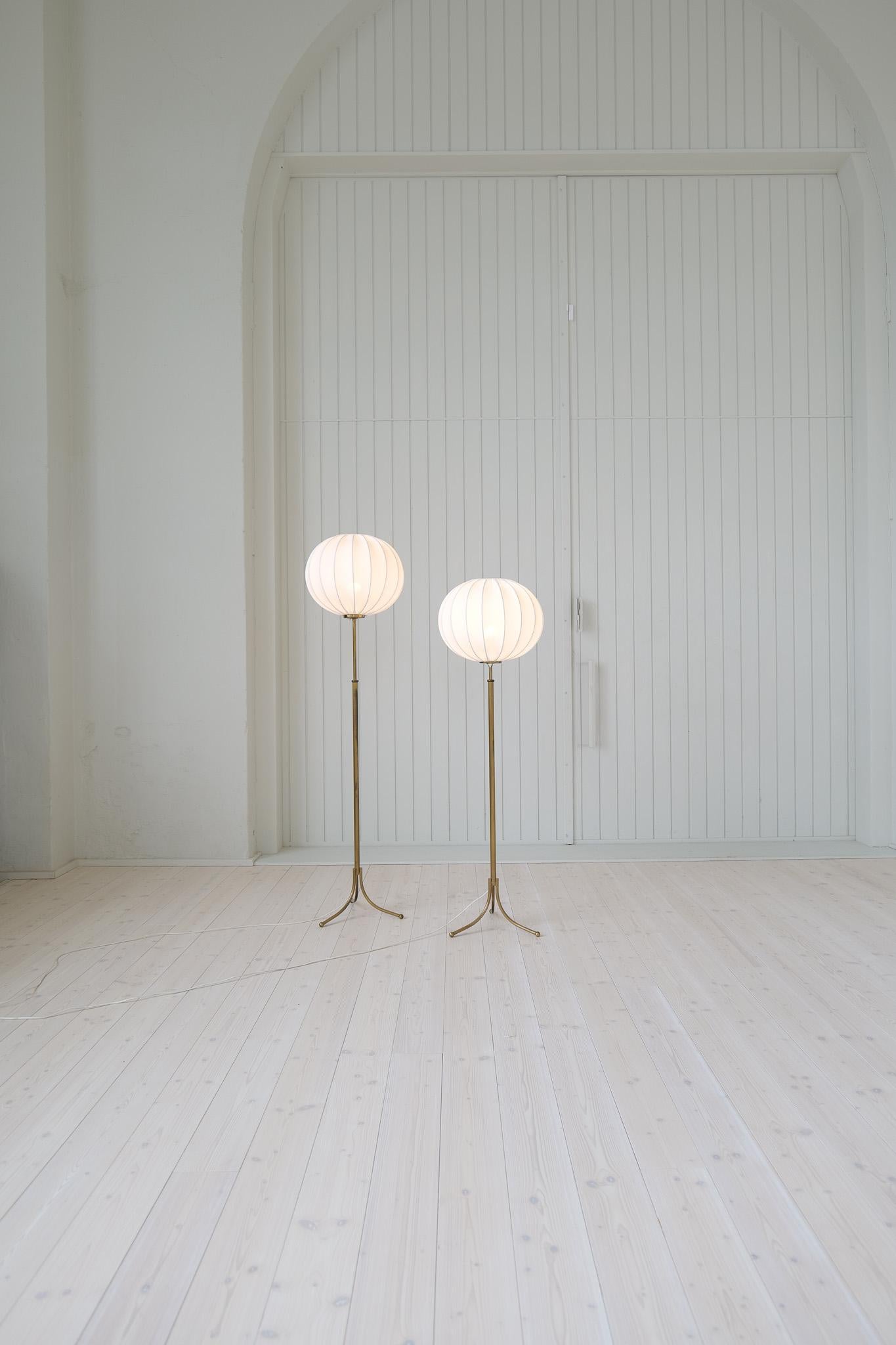 Lampadaires Josef Frank modernes du milieu du siècle dernier, modèle G2326 de Svenskt Tenn, Suède en vente 5
