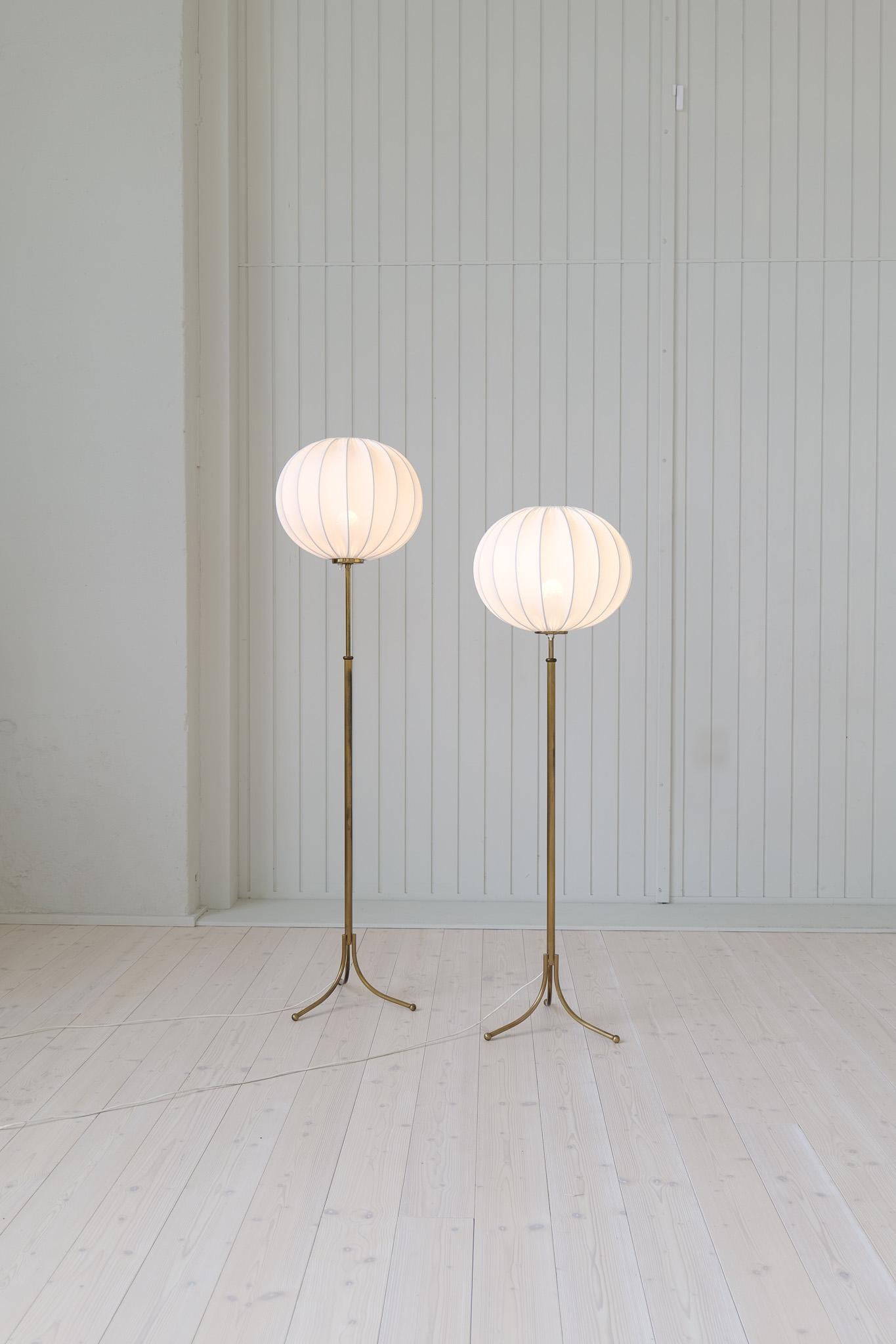 Lampadaires Josef Frank modernes du milieu du siècle dernier, modèle G2326 de Svenskt Tenn, Suède en vente 6