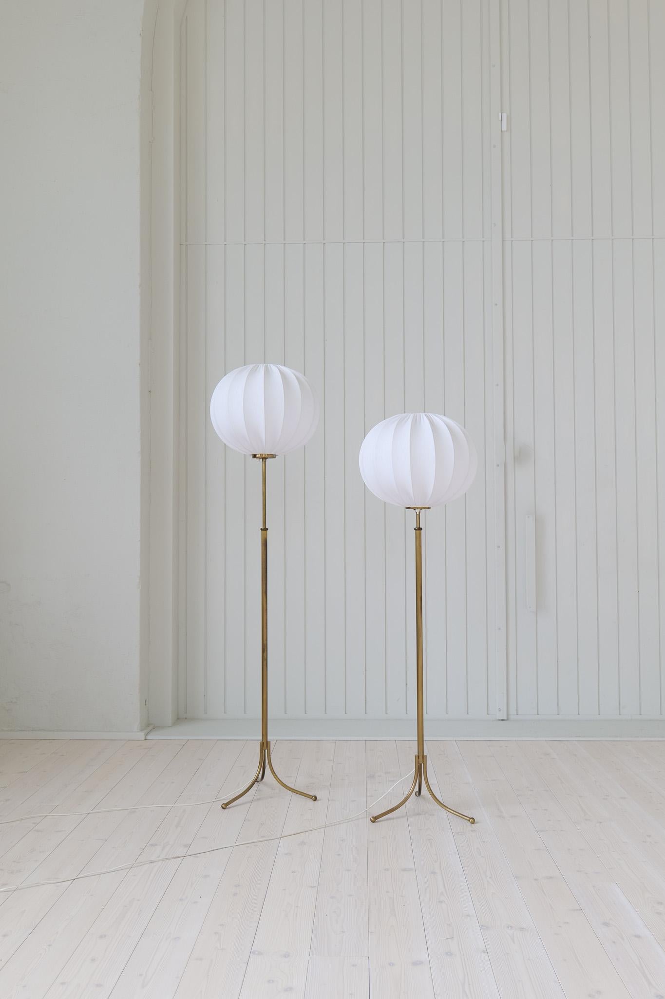 Lampadaires Josef Frank modernes du milieu du siècle dernier, modèle G2326 de Svenskt Tenn, Suède en vente 7