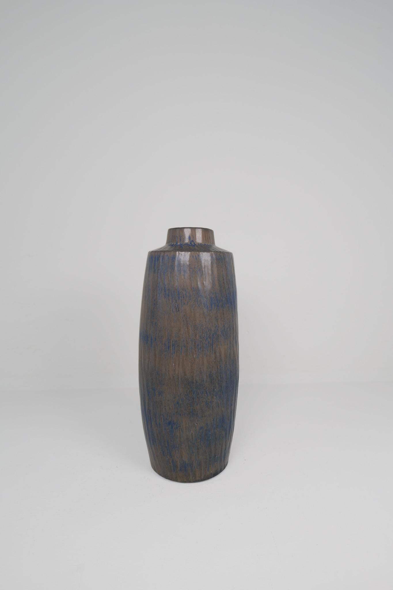 Céramique Grand vase en céramique moderne du milieu du siècle Rubus Gunnar Nylund Rörstrand, Suède en vente