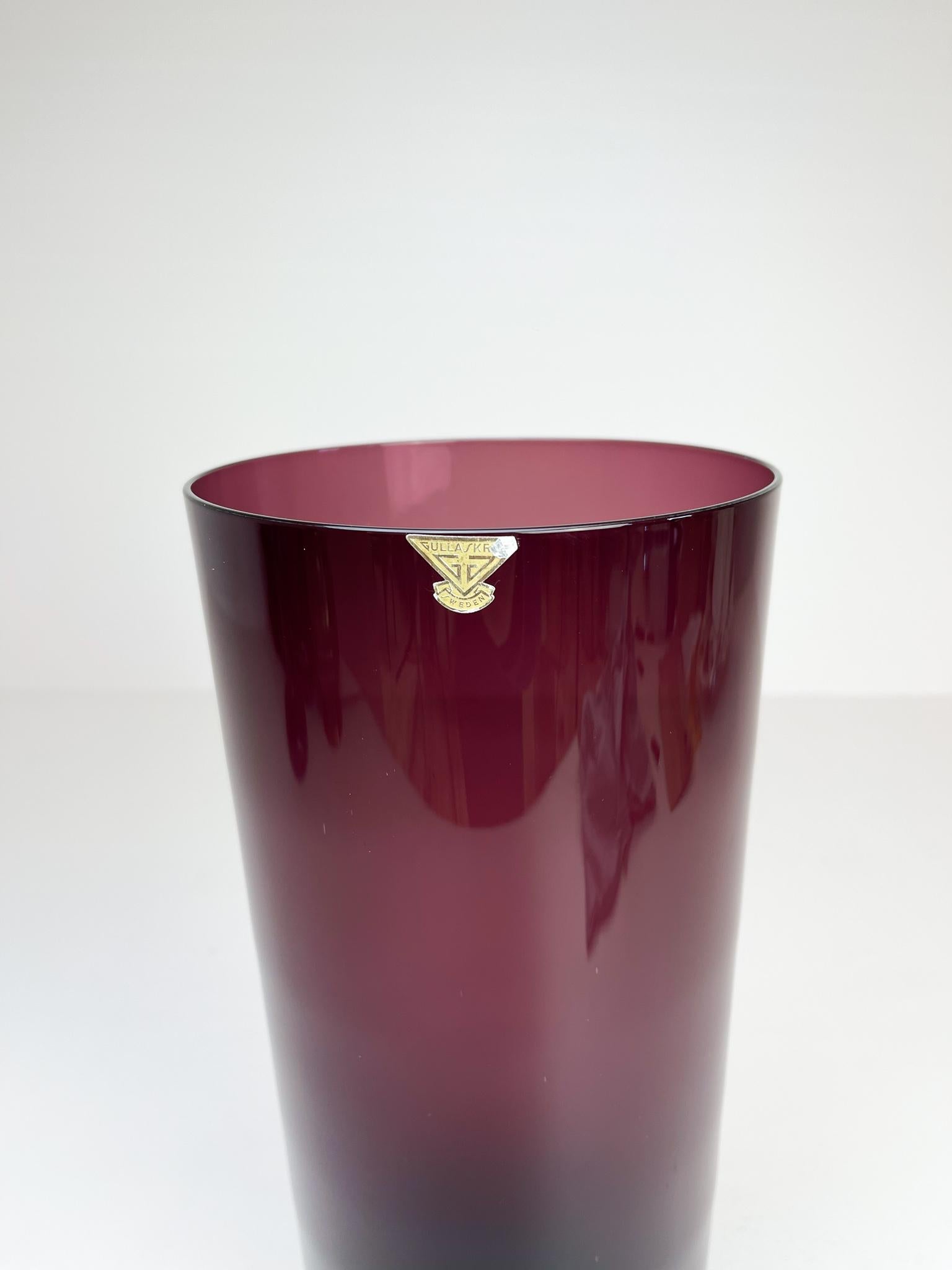 Midcentury Modern Large Glass Vase GullaSkruf Sweden, 1950s In Good Condition In Hillringsberg, SE