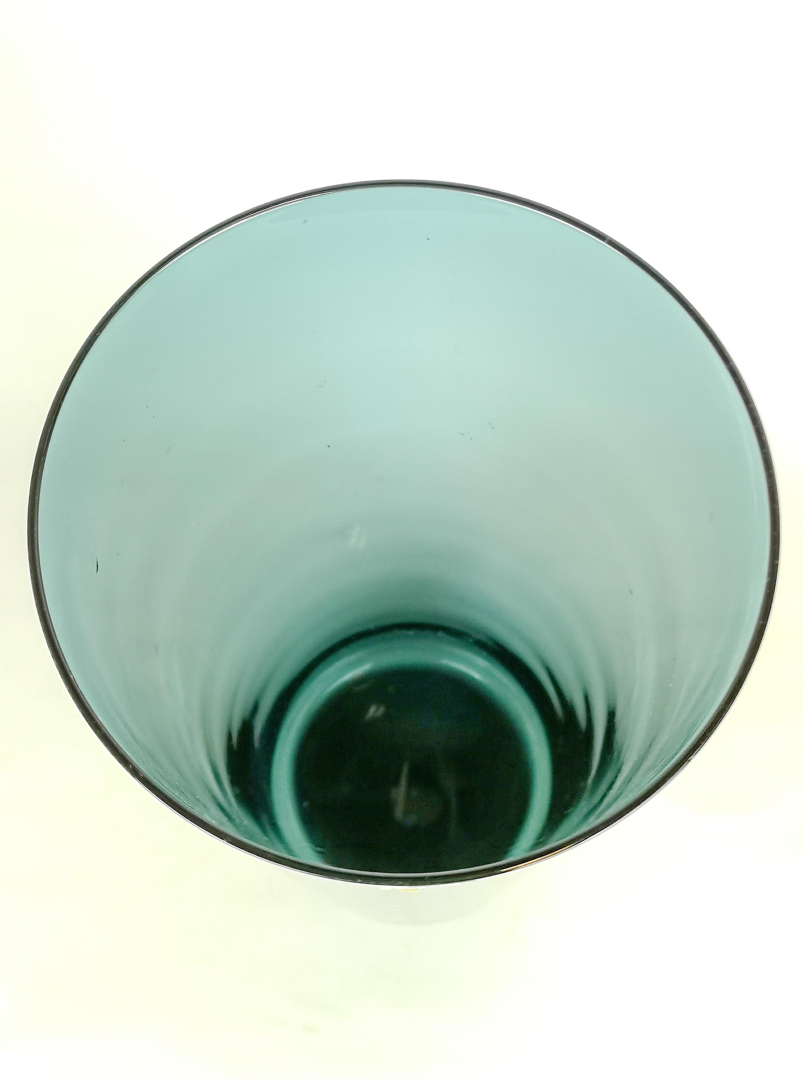 Milieu du XXe siècle Grand vase en verre moderne du milieu du siècle GullaSkruf, Suède, années 1950 en vente