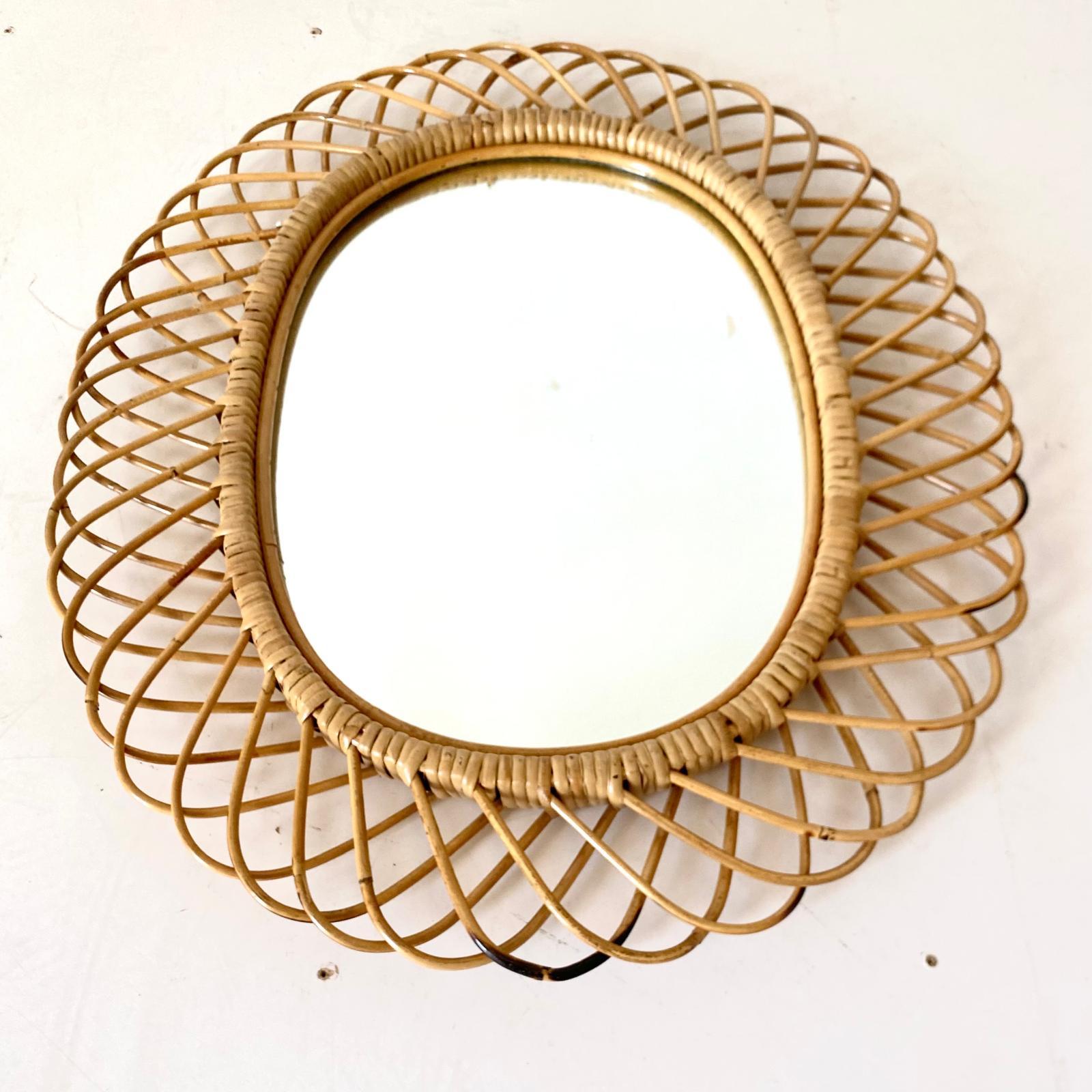 Specchio di bambù e rattan di grandi dimensioni in stile Midcentury Modern, Italia 1960 in vendita 1