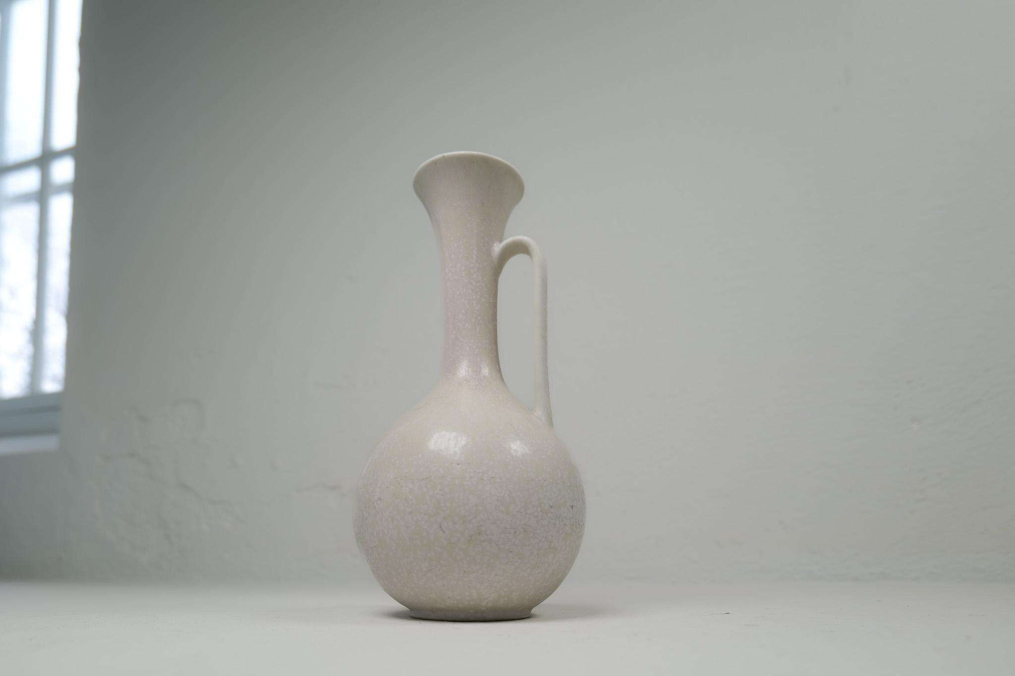 Große weiße und graue Vase aus der Jahrhundertmitte Rörstrand von Gunnar Nylund, Schweden (Schwedisch) im Angebot