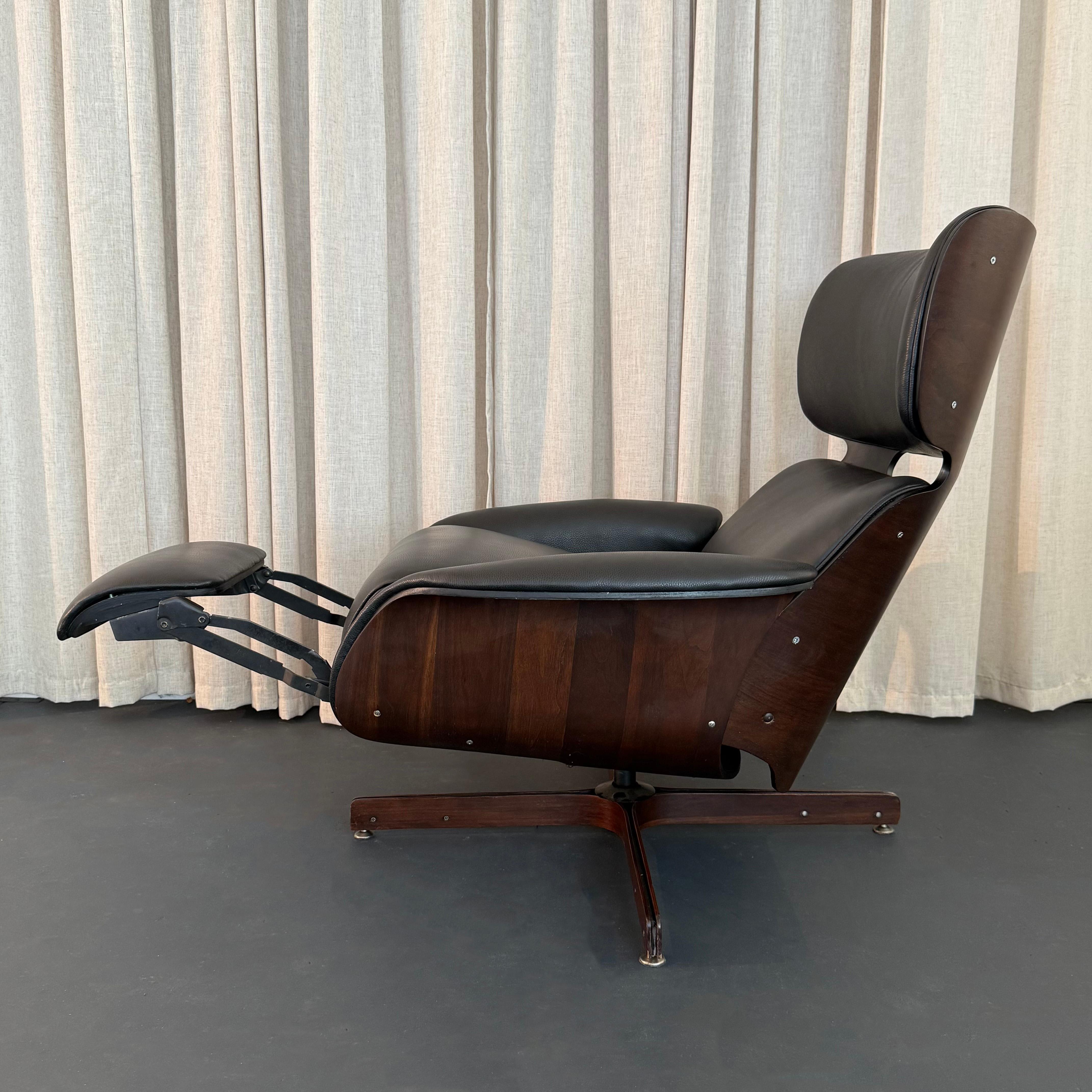 Midcentury Modern Leather Recliner Lounge Chair von George Mulhauser für Plycraft im Zustand „Gut“ im Angebot in Brooklyn, NY