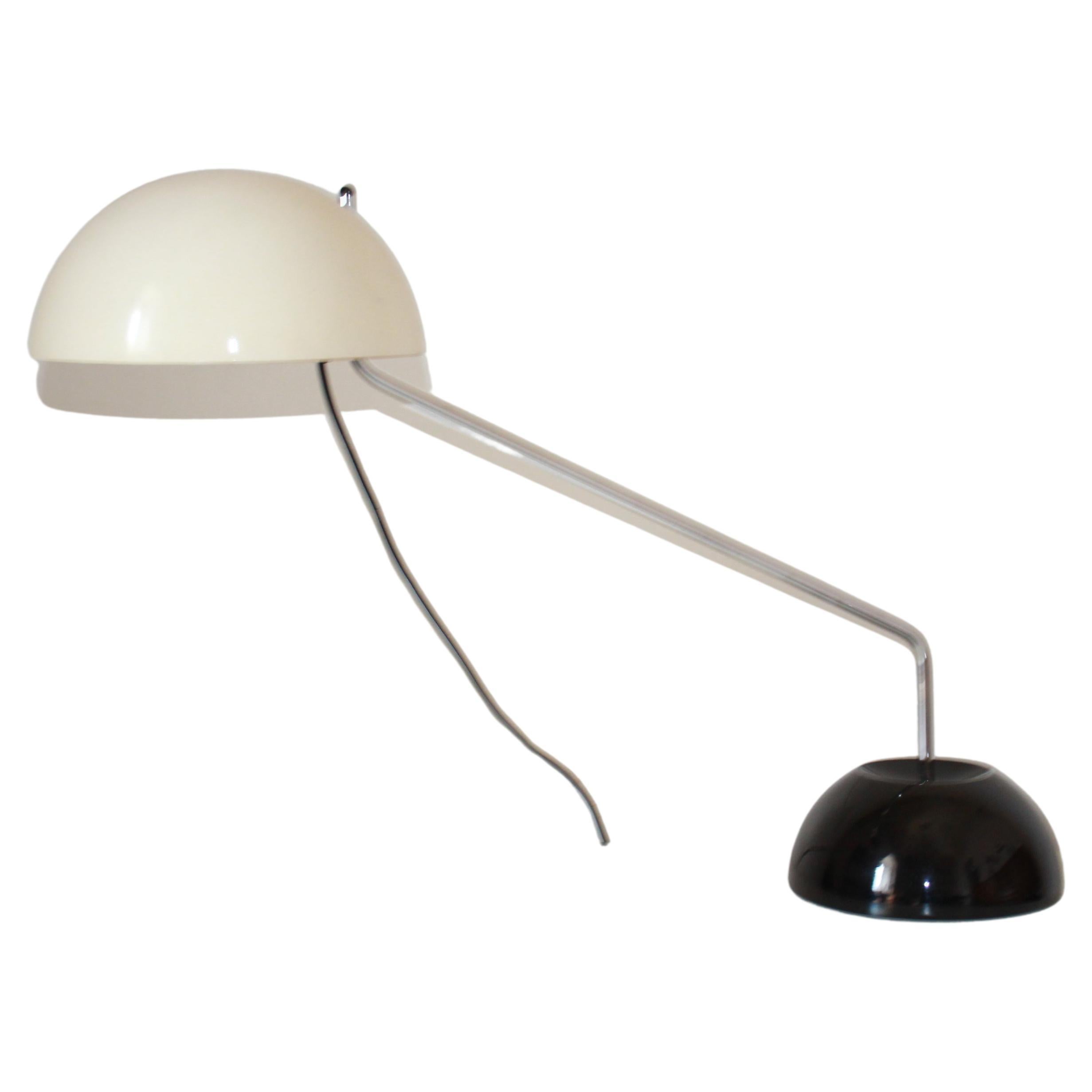Lampada da scrivania moderna di metà secolo modello Libellula, Harvey Guzzini, Italia anni '70