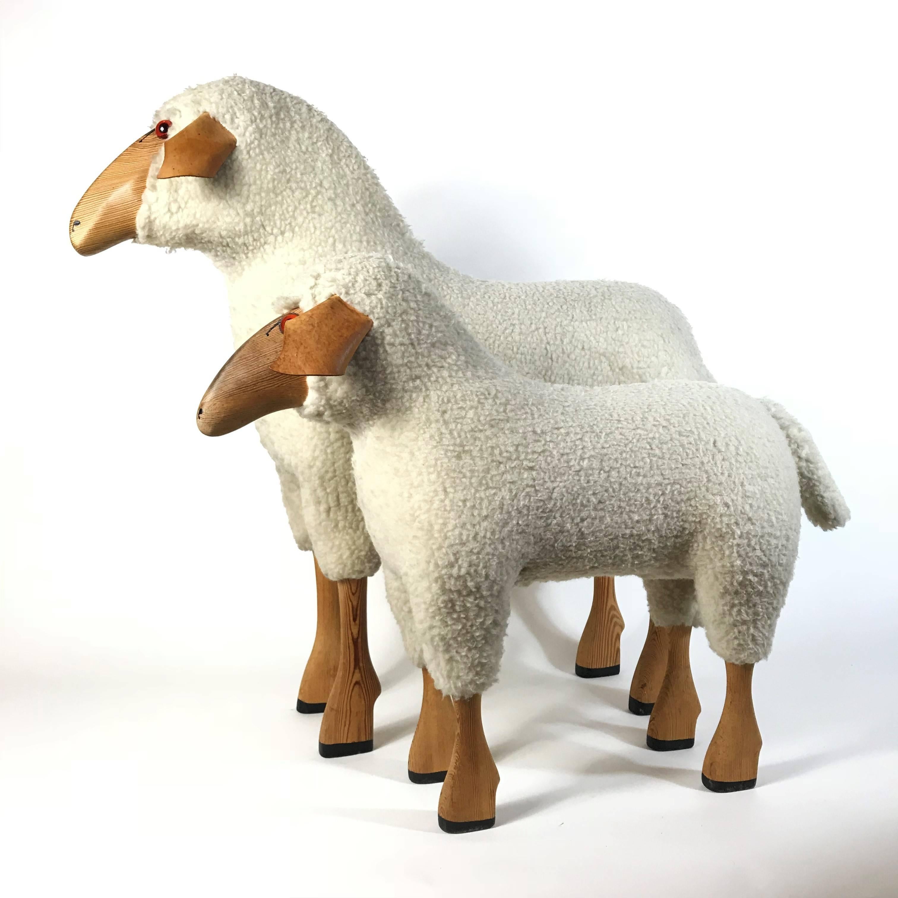 Midcentury Modern Lifesize Sheep Sculpture, Fur Stool, 1970s Germany In Good Condition In Biebergemund, Hessen