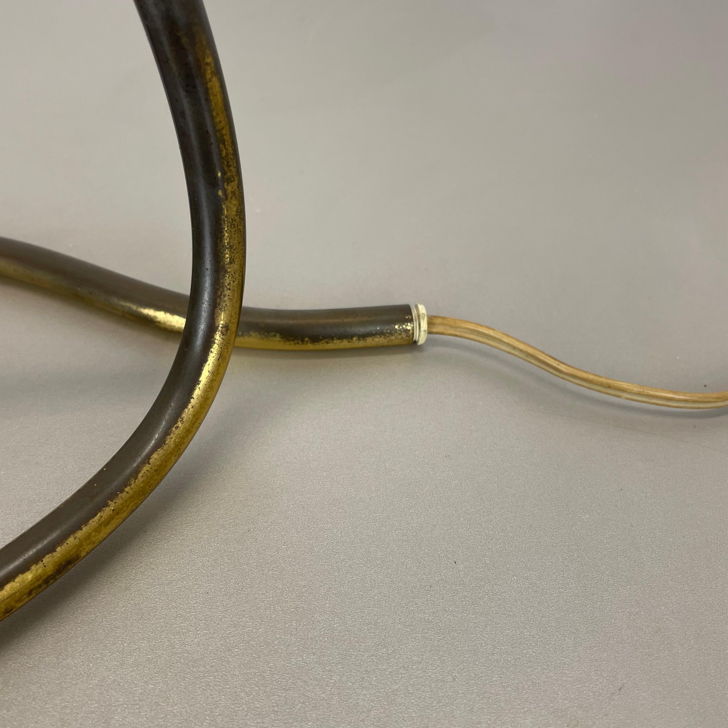 Lampe de table moderne du milieu du siècle en laiton bouclé par J.T. Kalmar attribuée à l'Autriche, années 1950 en vente 4