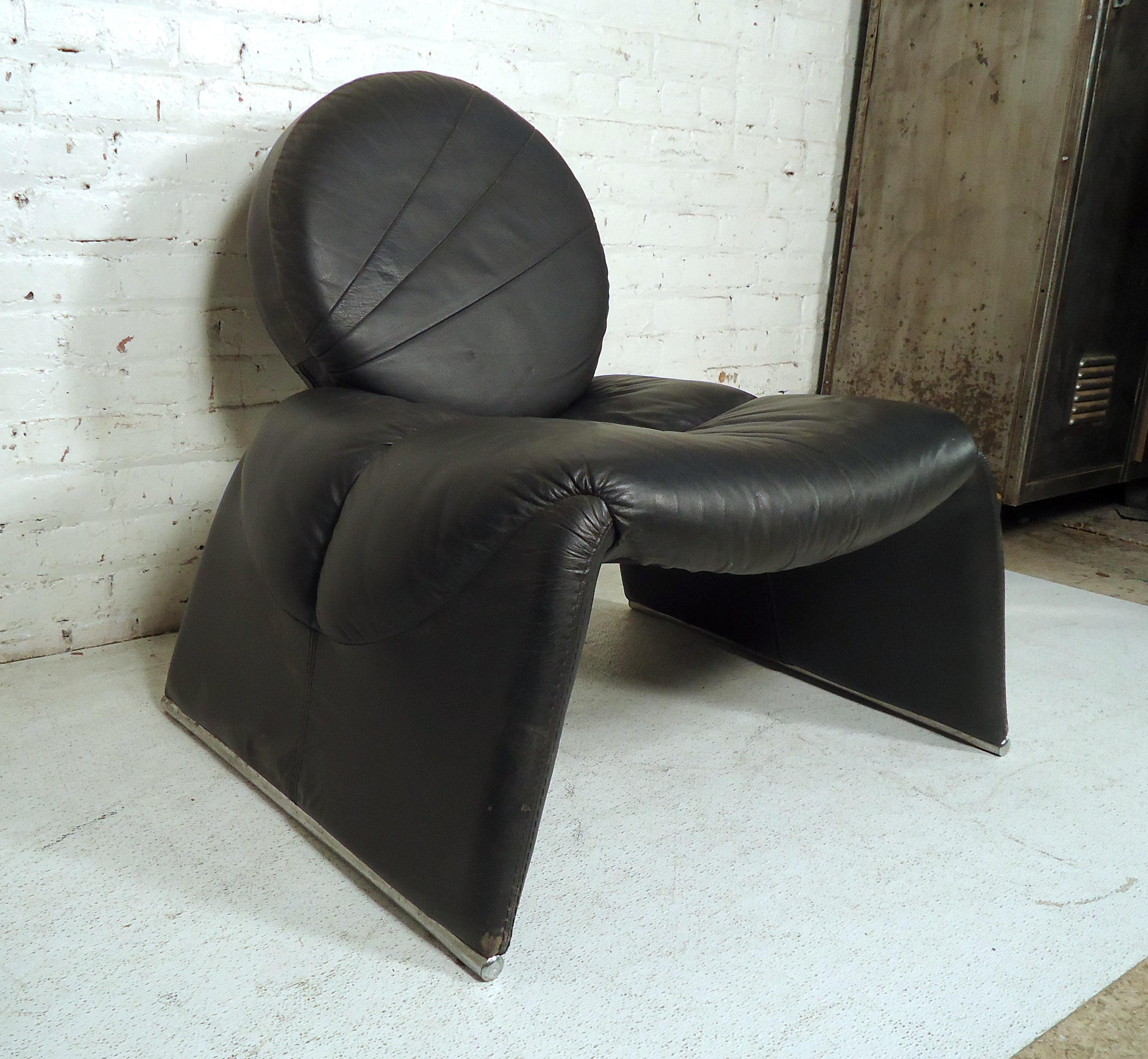 Mid-Century Modern Midcentury Modern Lounge Chair