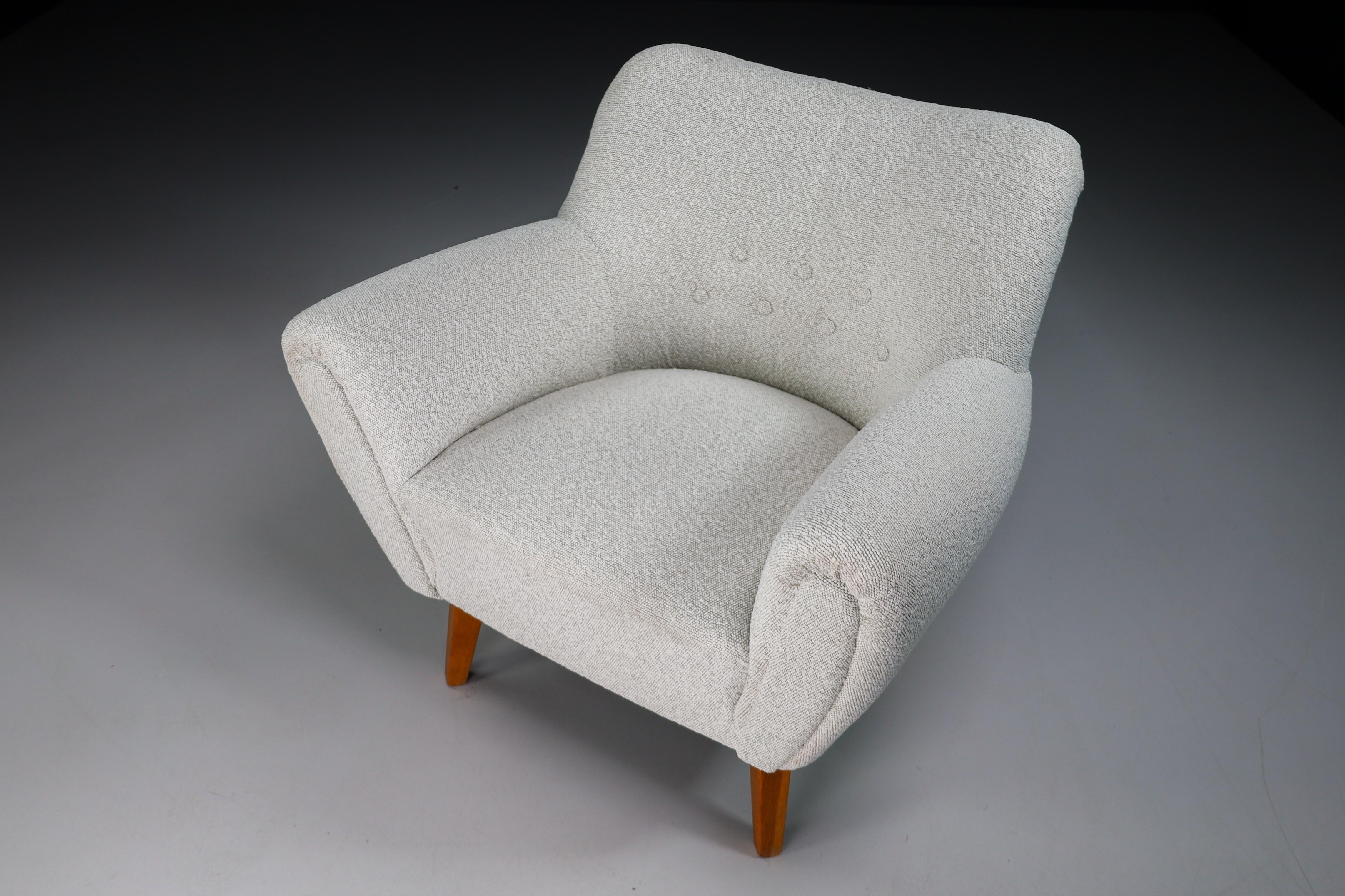 Mid-Century Modern Midcentury Modern Lounge Chairs in Oak & Reupholstered Bouclé Fabric France 50s