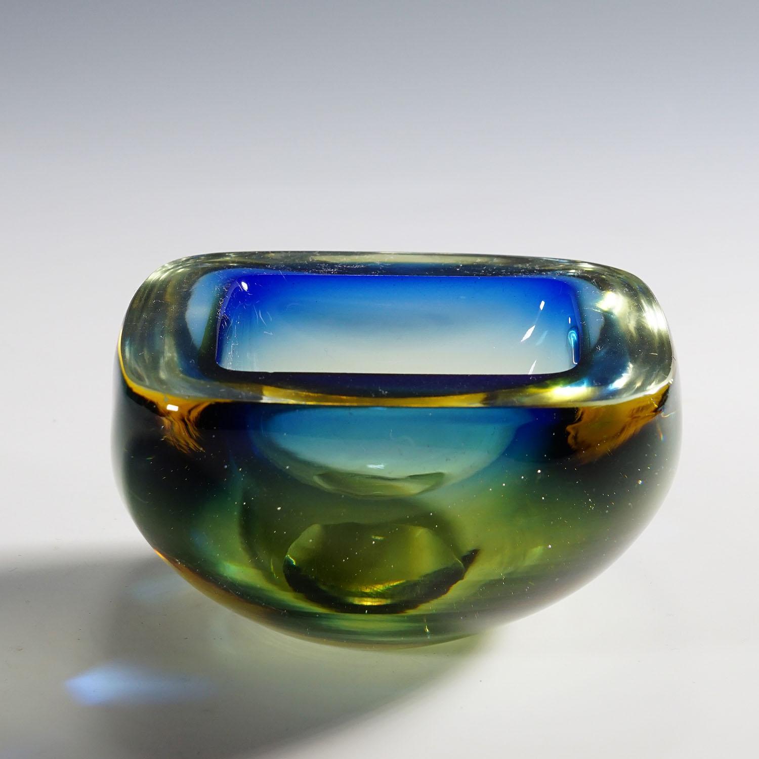 20th Century Midcentury Modern Murano Blue and Yellow Sommerso Art Glass Bowl 1960s For Sale