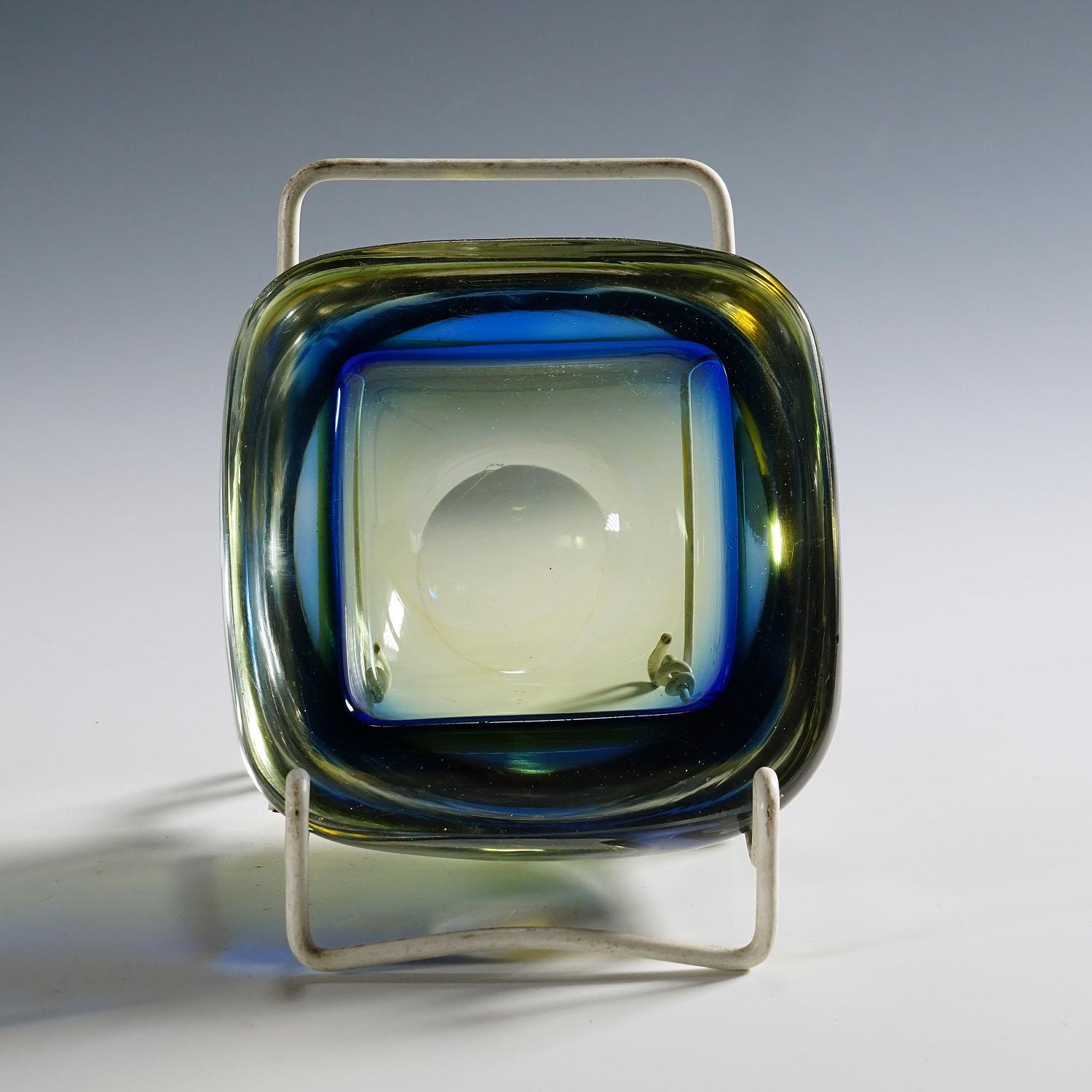 Verre d'art Bol en verre d'art Sommerso de Murano bleu et jaune, moderne du milieu du siècle dernier, années 1960 en vente